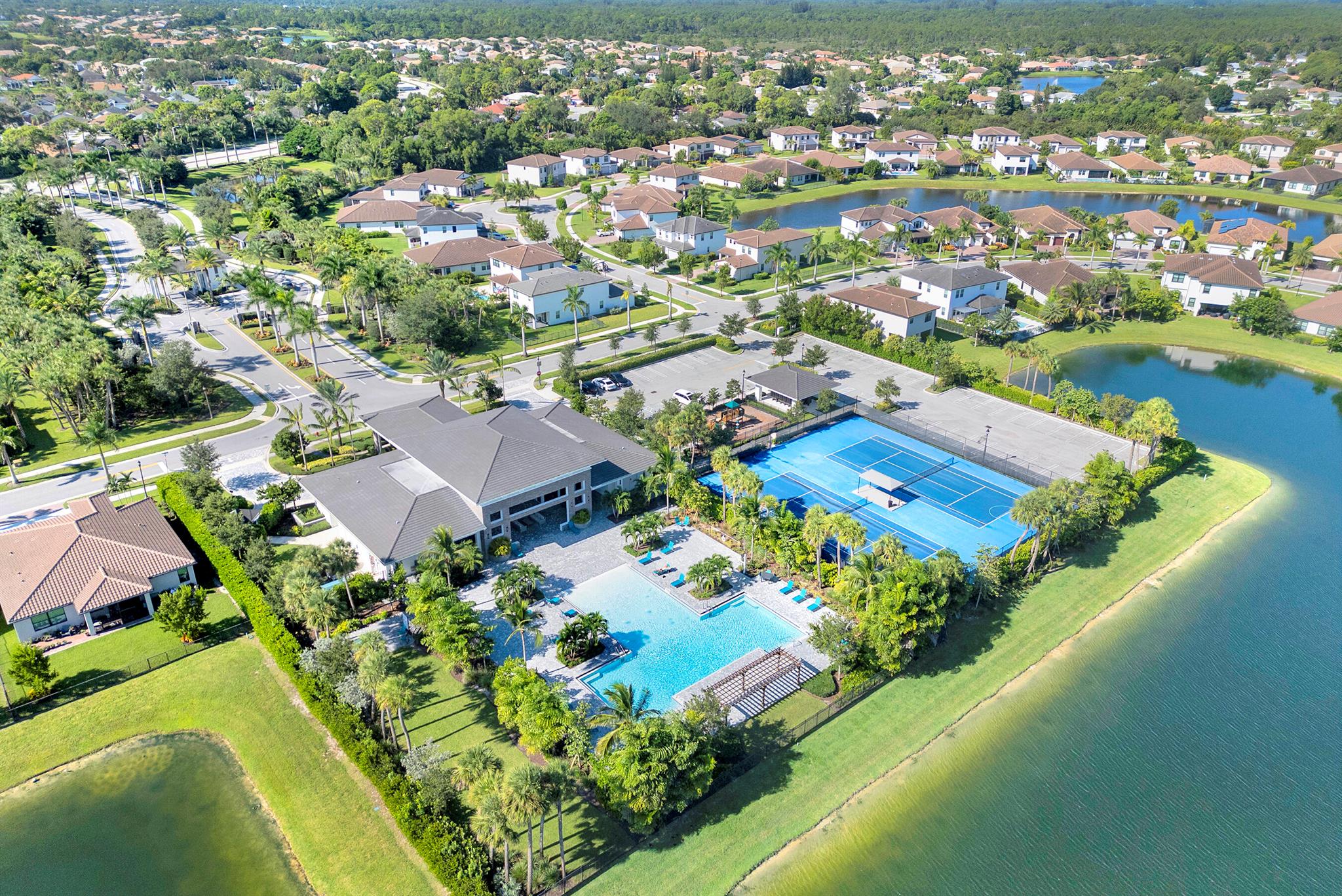 CRESTWOOD NORTH/BEellaSera - Residential