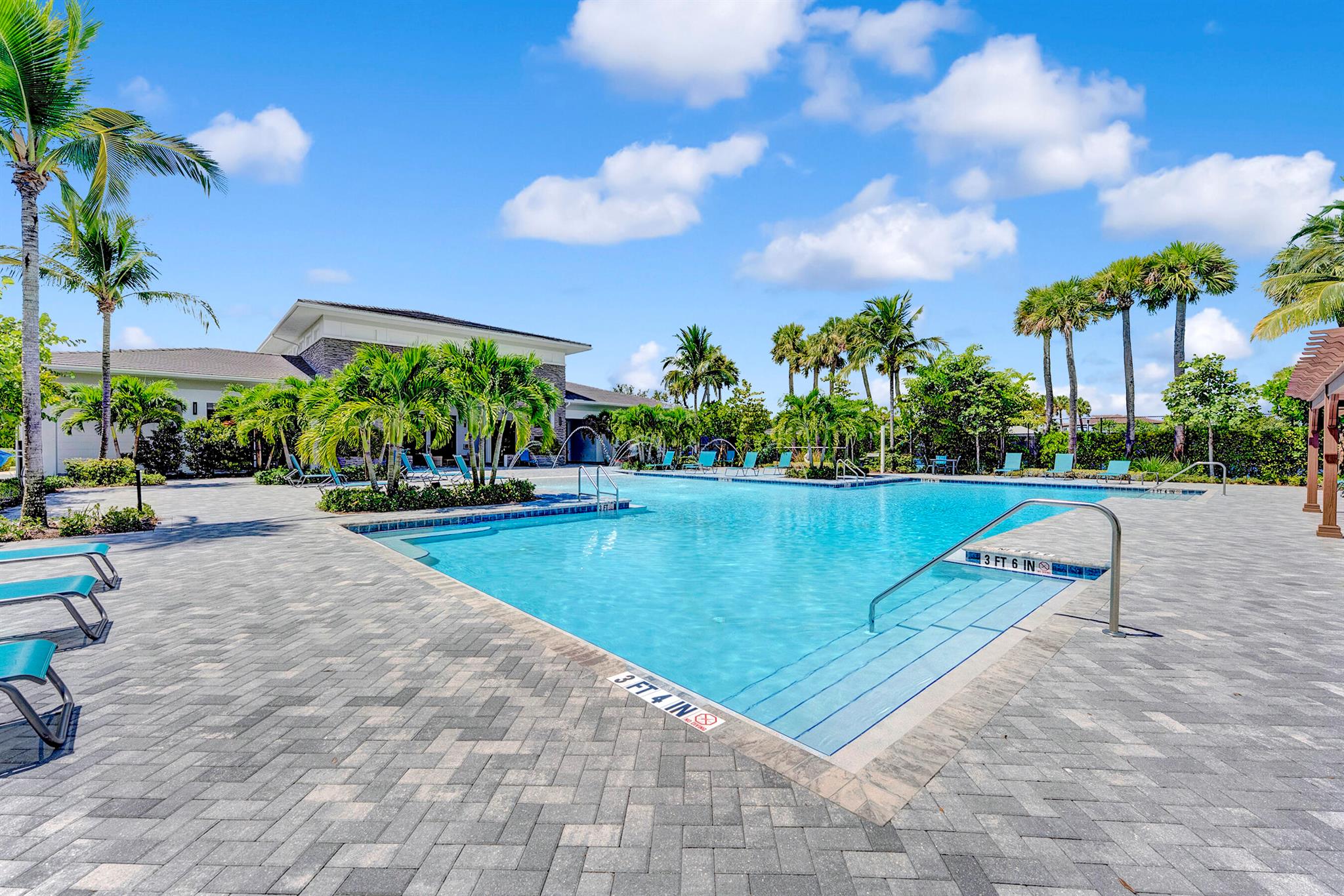 CRESTWOOD NORTH/BEellaSera - Residential