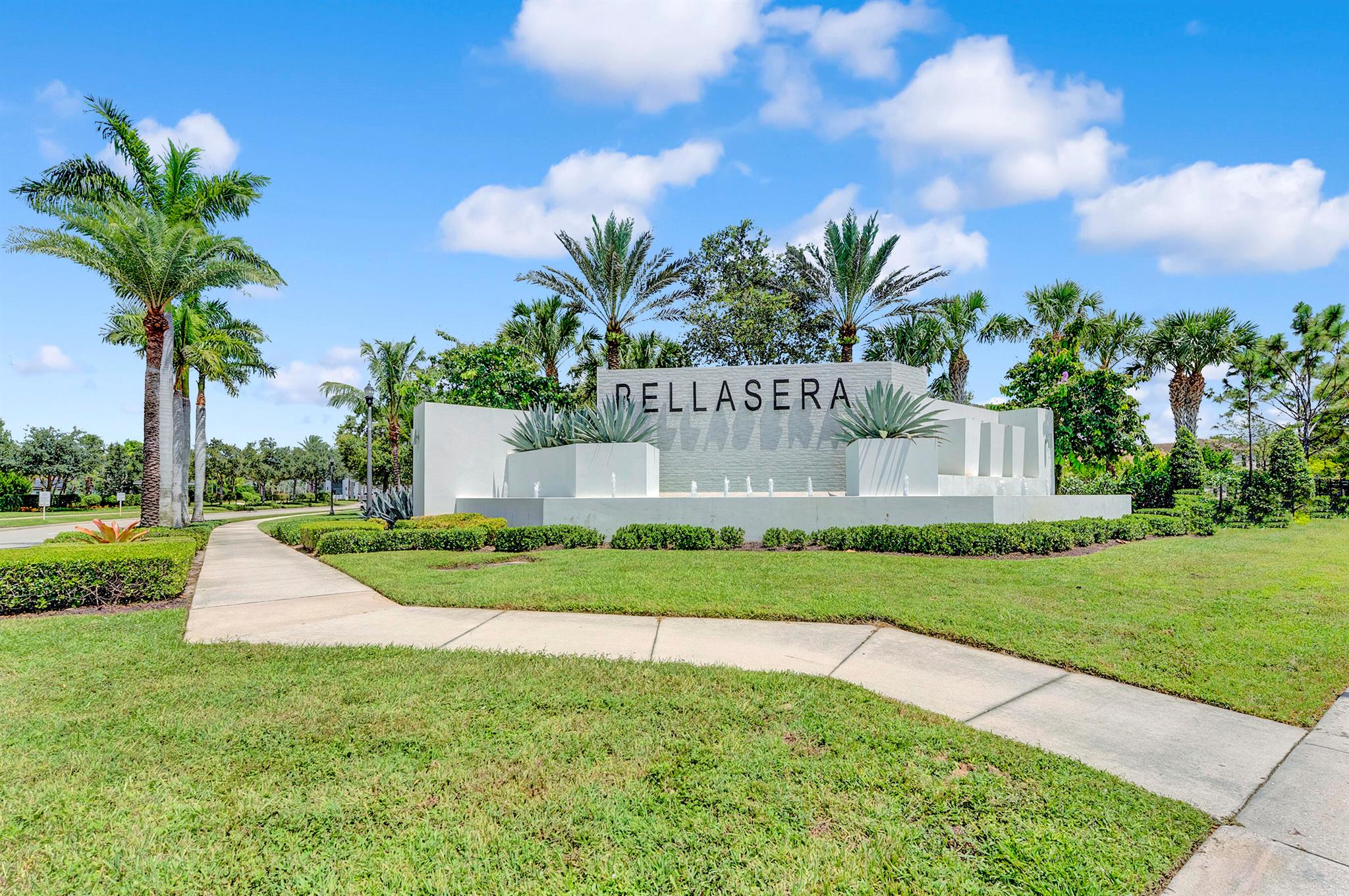 CRESTWOOD NORTH/BEellaSera - Residential