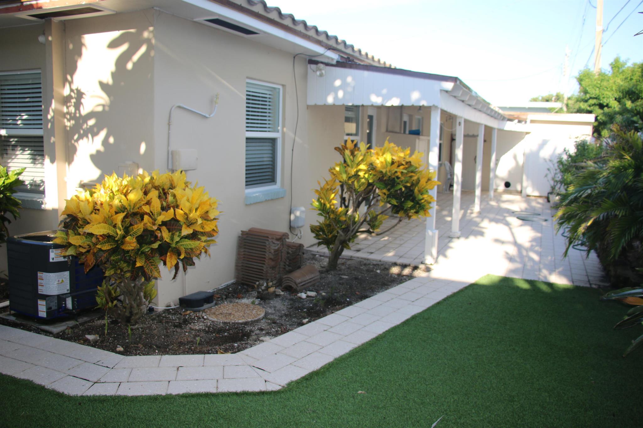 PALM BEACH SHORE ACRES - Residential Lease