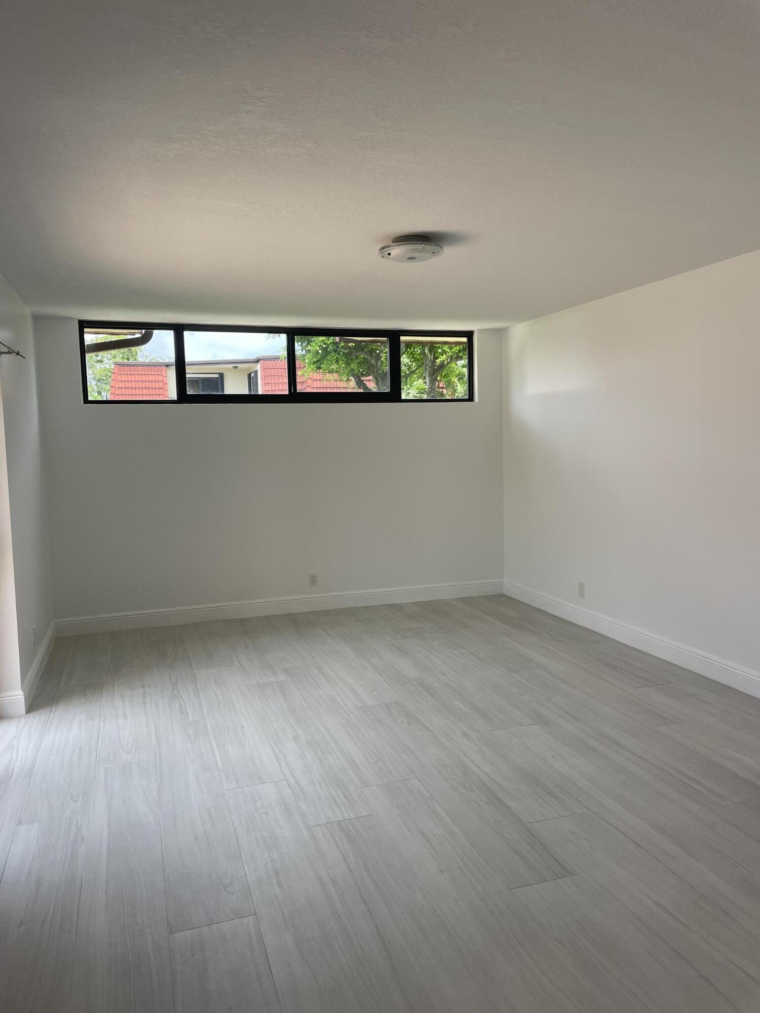 SOMERSET - Residential Lease