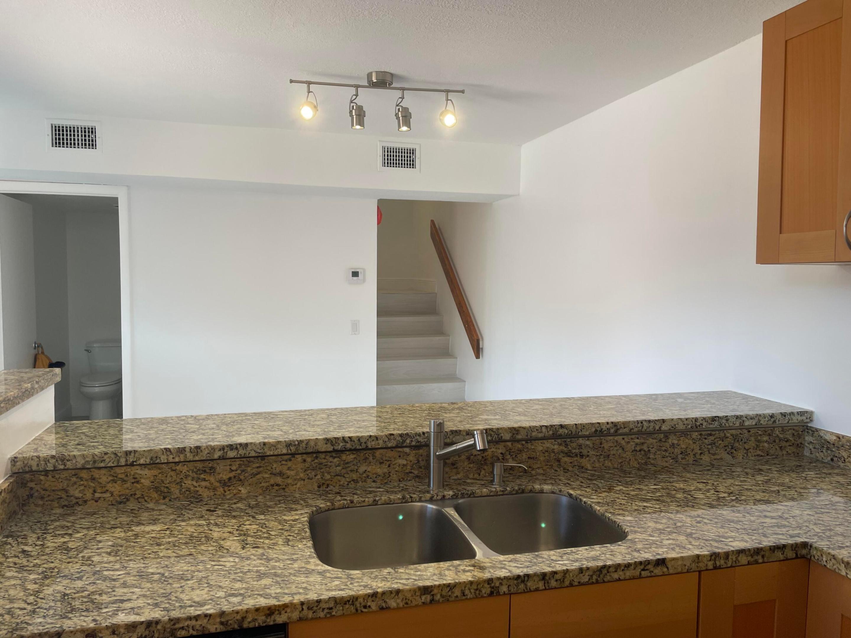 SOMERSET - Residential Lease