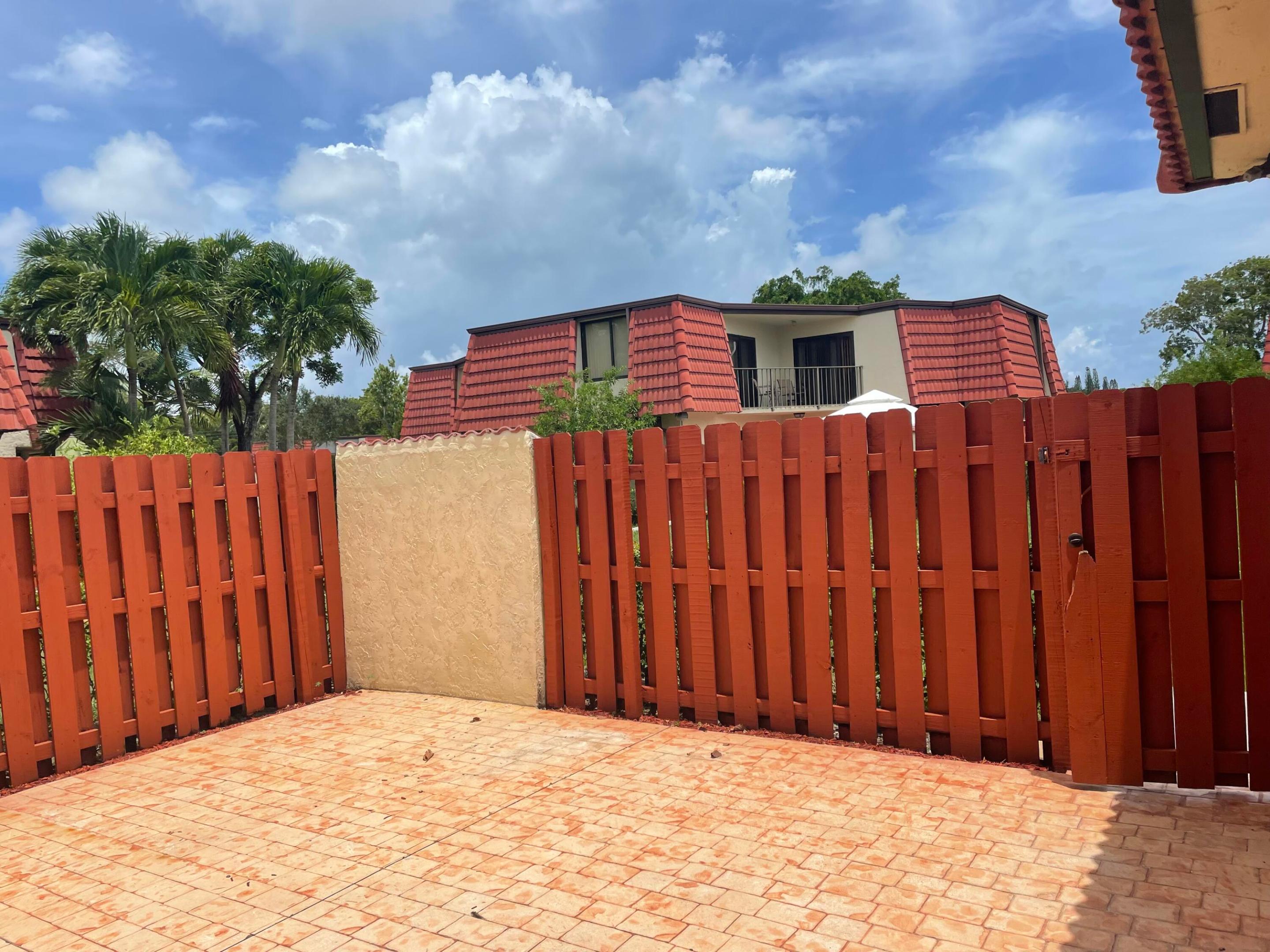 SOMERSET - Residential Lease