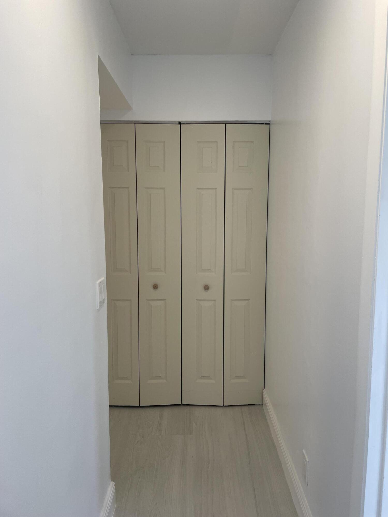 SOMERSET - Residential Lease