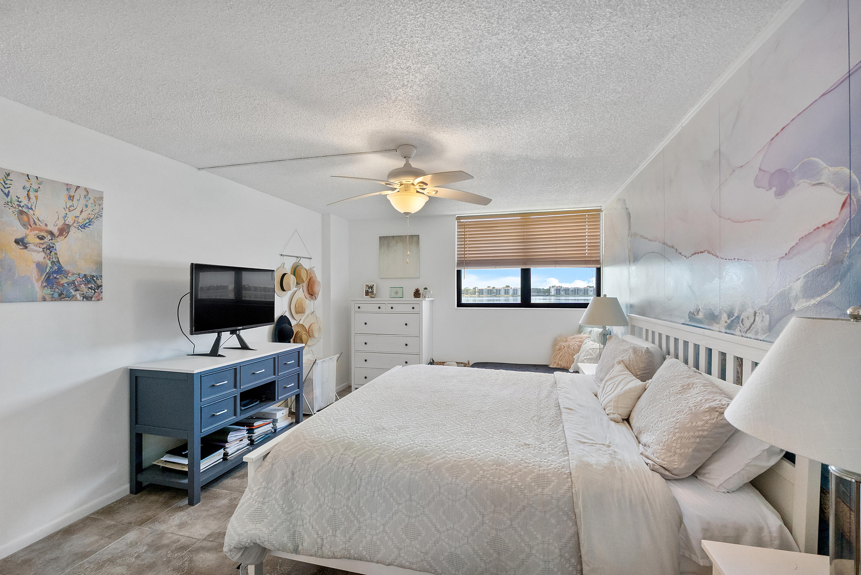 LAKE EMERALD CONDOMINIUM NO TWO - Residential