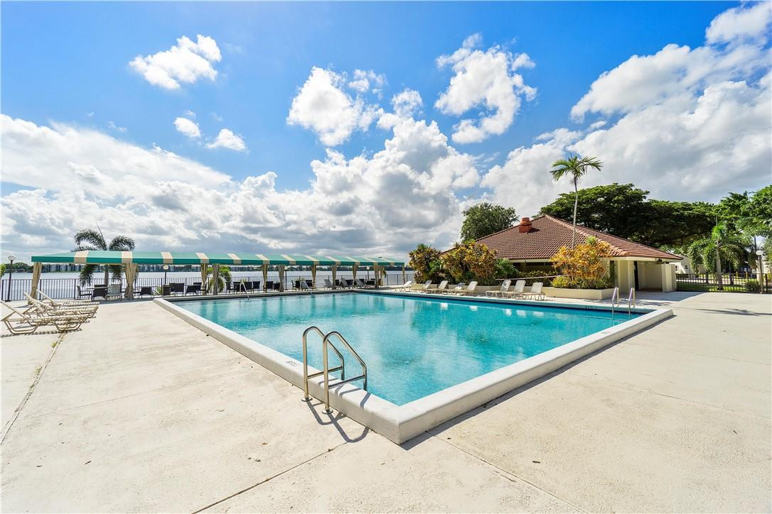 LAKE EMERALD CONDOMINIUM NO TWO - Residential