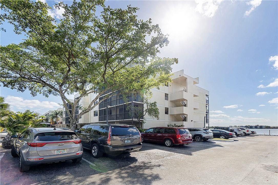 LAKE EMERALD CONDOMINIUM NO TWO - Residential