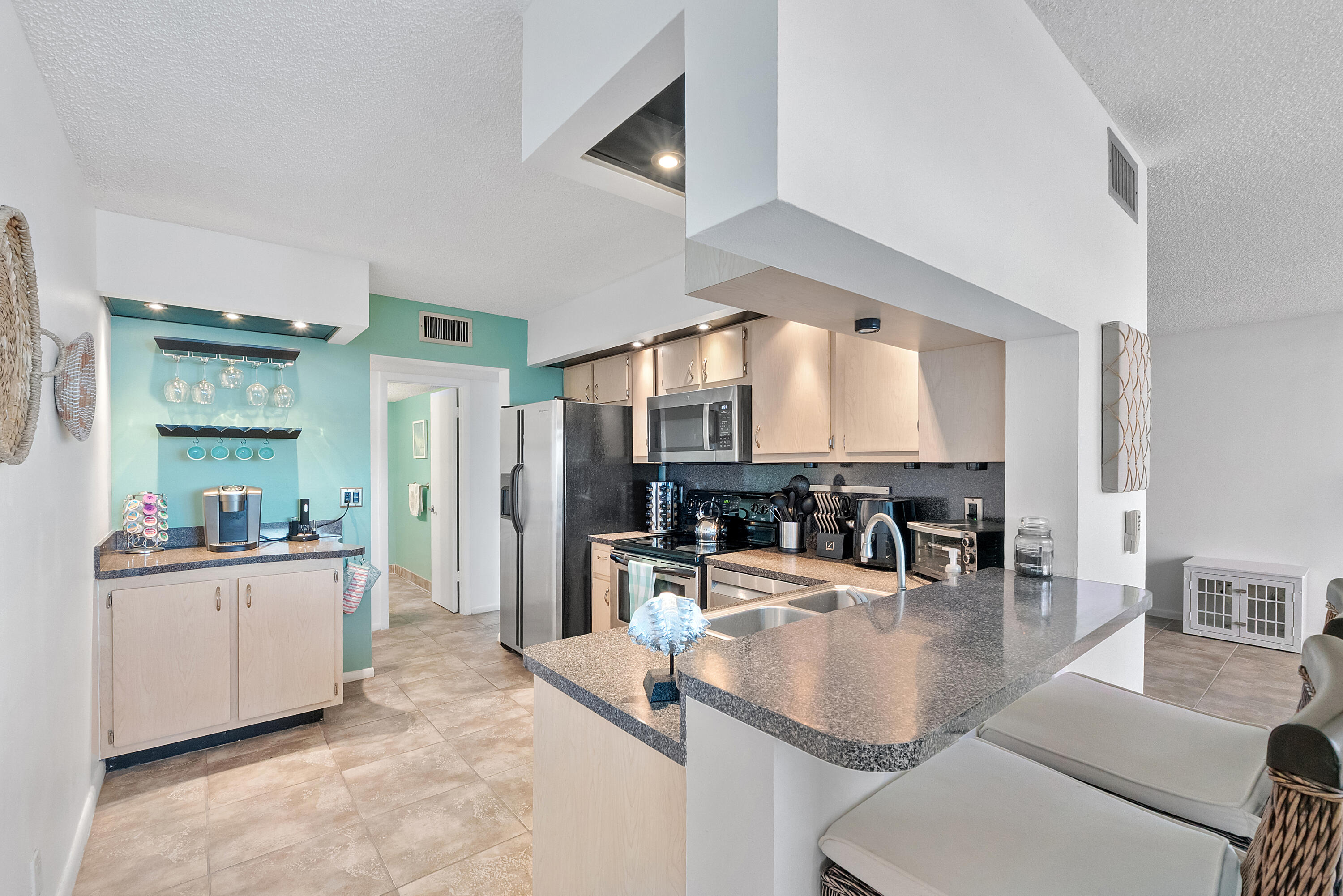 LAKE EMERALD CONDOMINIUM NO TWO - Residential