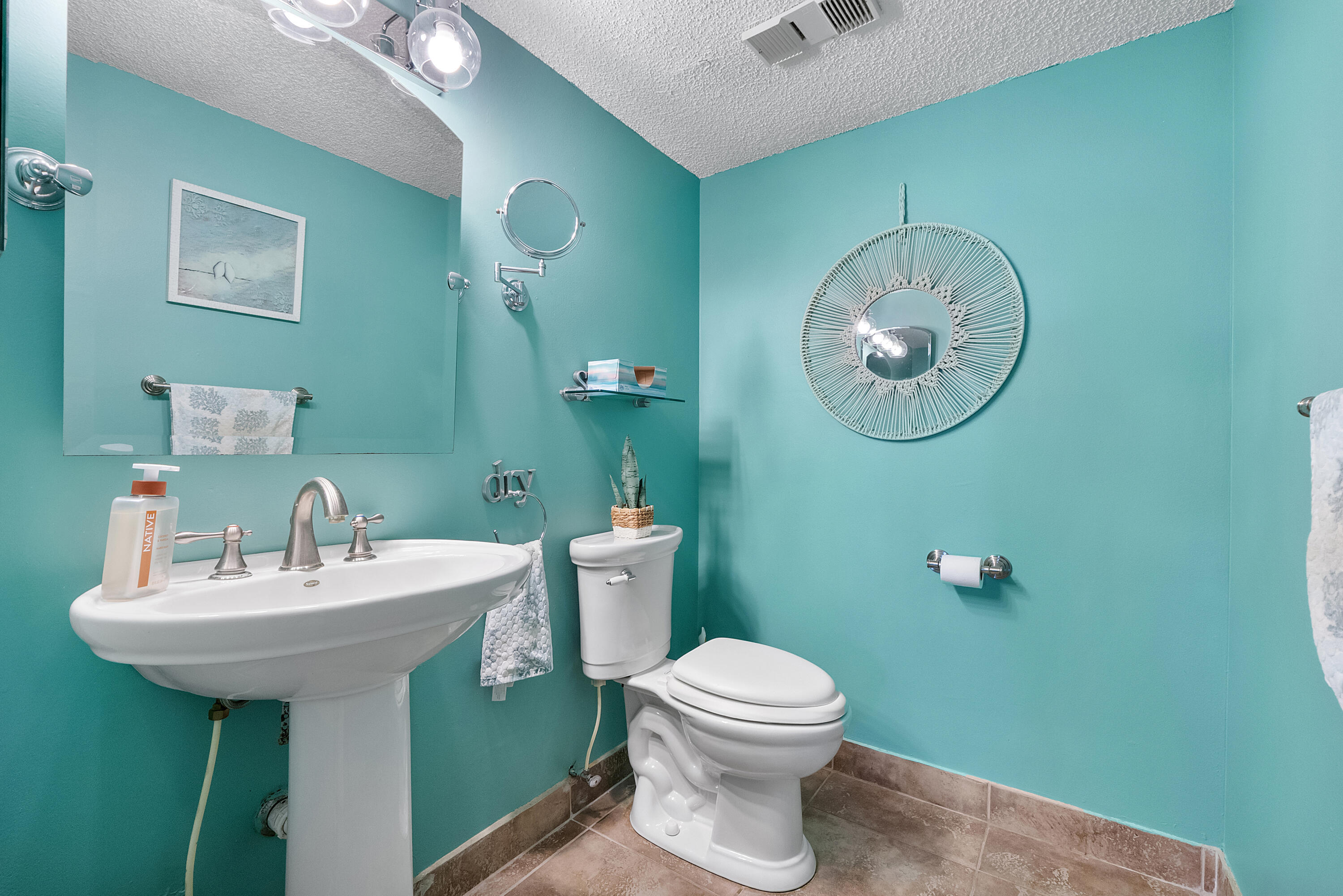 LAKE EMERALD CONDOMINIUM NO TWO - Residential