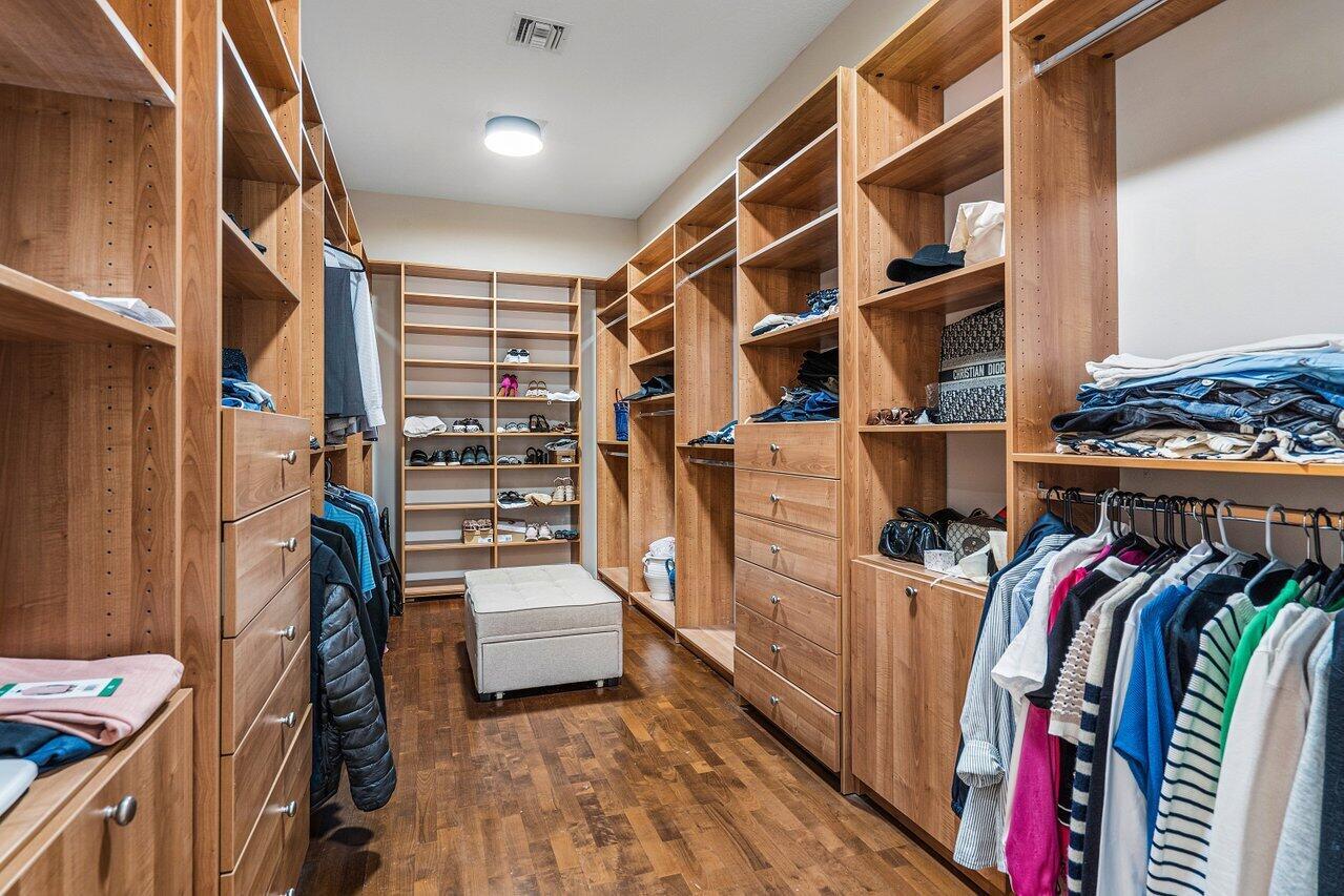 WELLINGTON AERO CLUB OF T - Residential