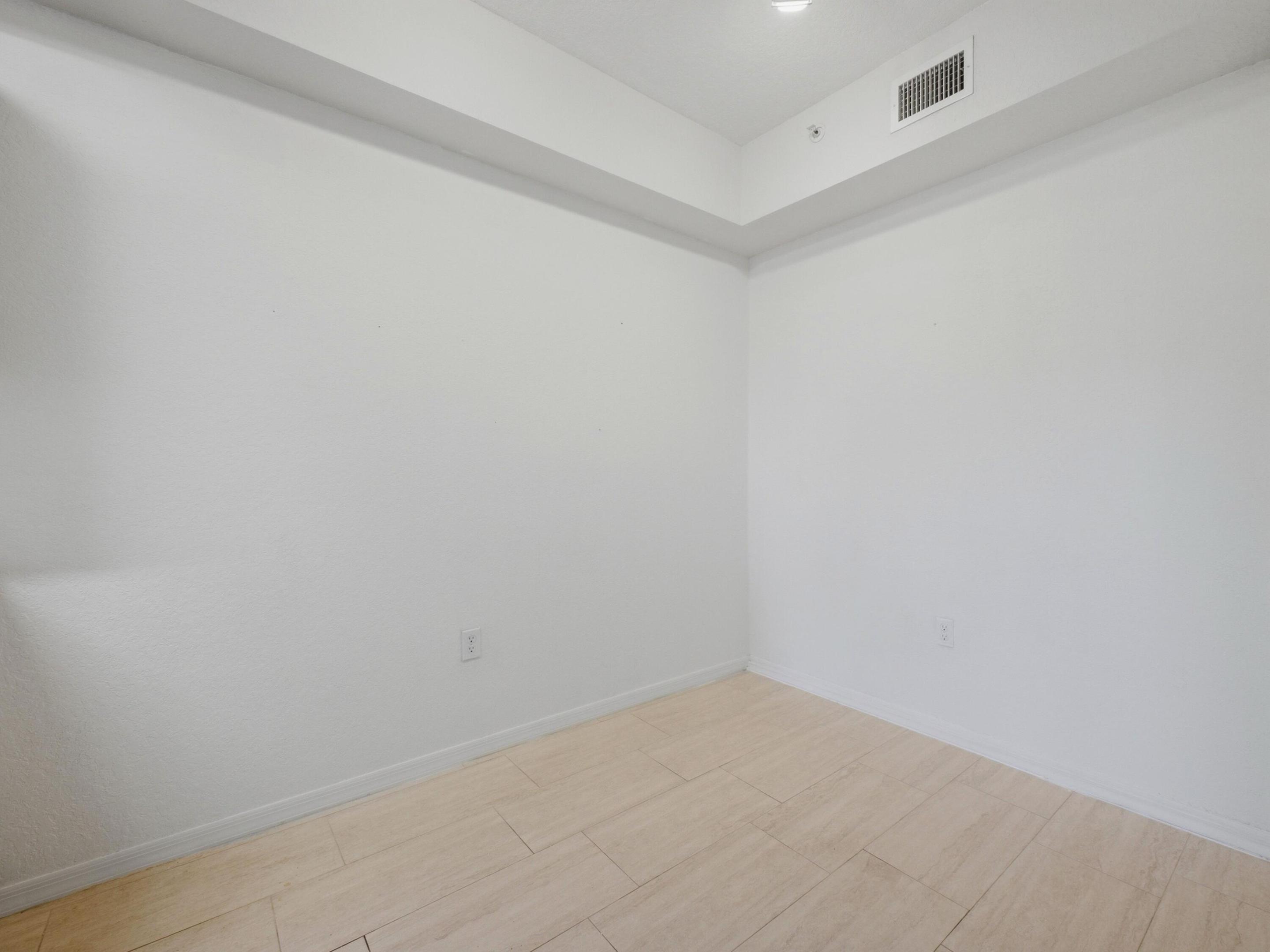 RESIDENCES AT LEGACY PLACE CONDO - Residential Lease