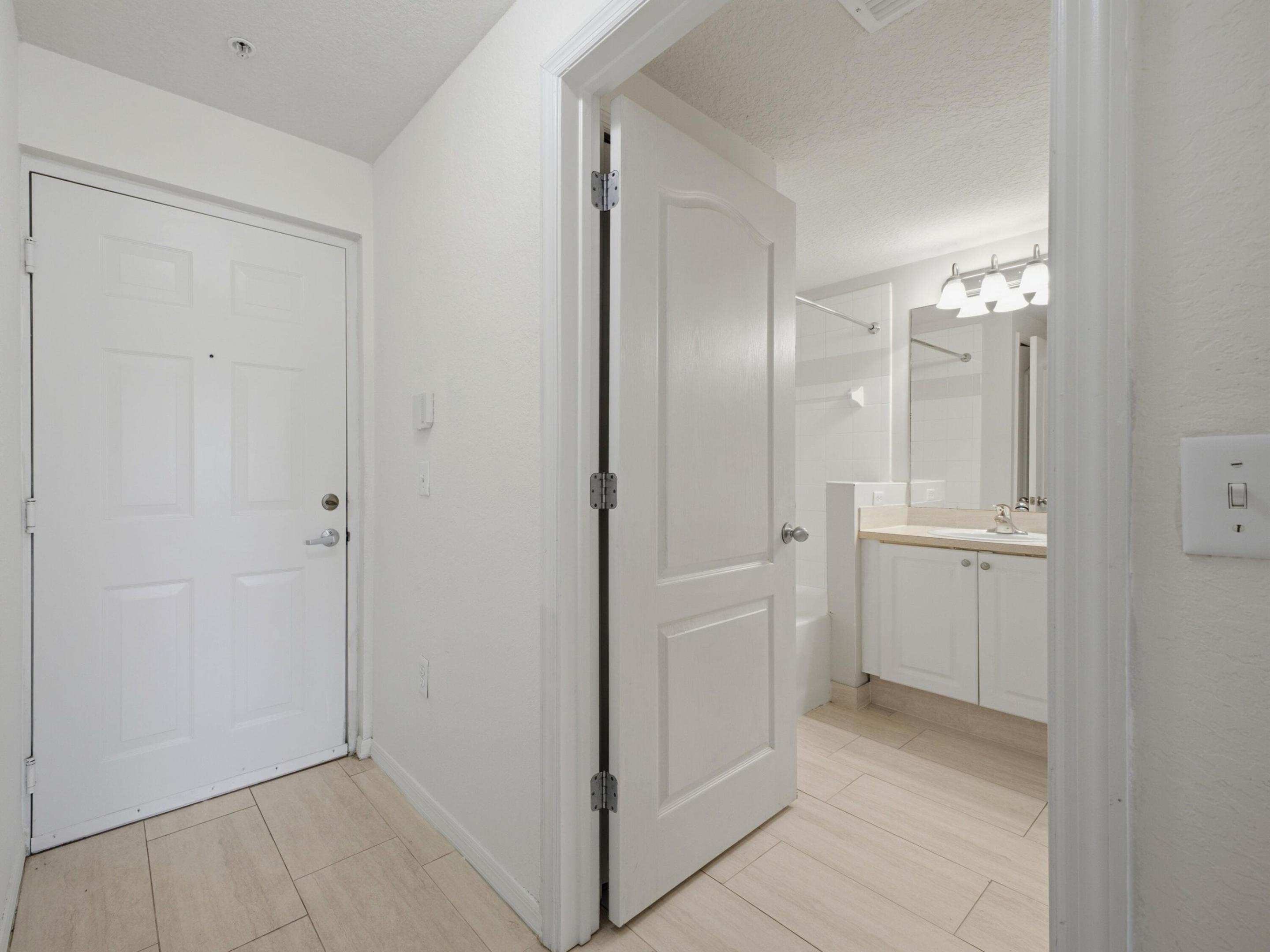 RESIDENCES AT LEGACY PLACE CONDO - Residential Lease