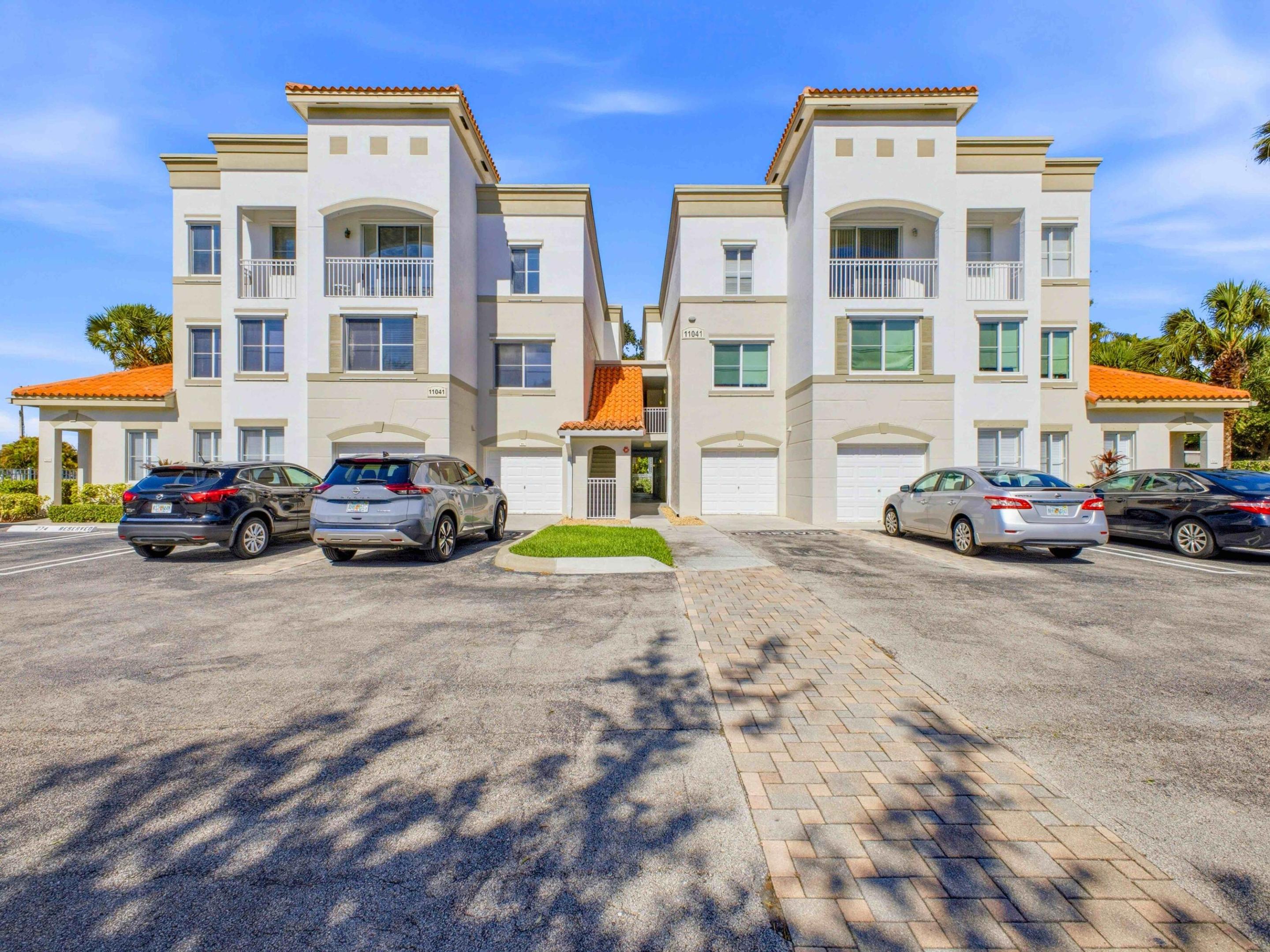 RESIDENCES AT LEGACY PLACE CONDO - Residential Lease
