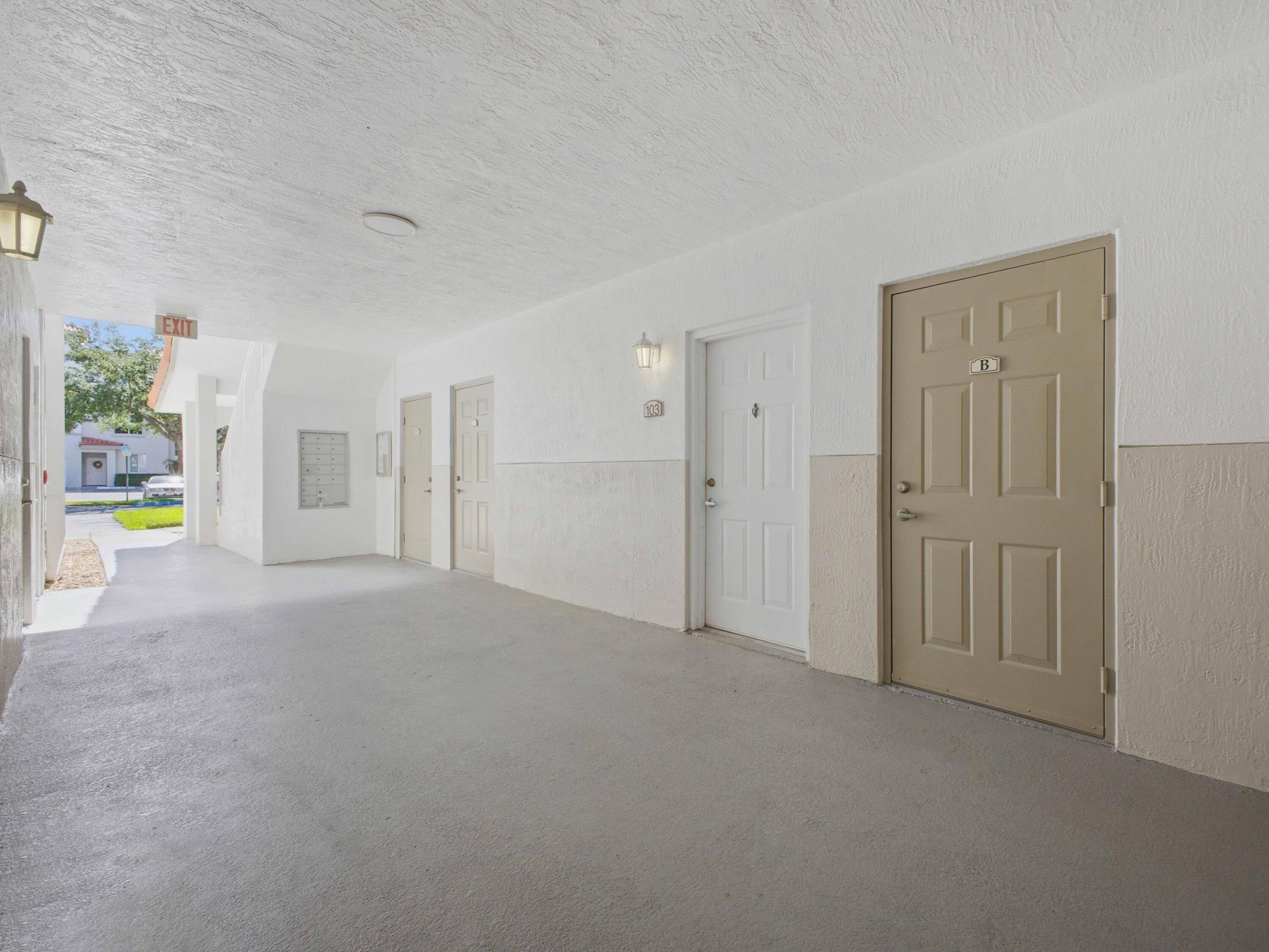 RESIDENCES AT LEGACY PLACE CONDO - Residential Lease