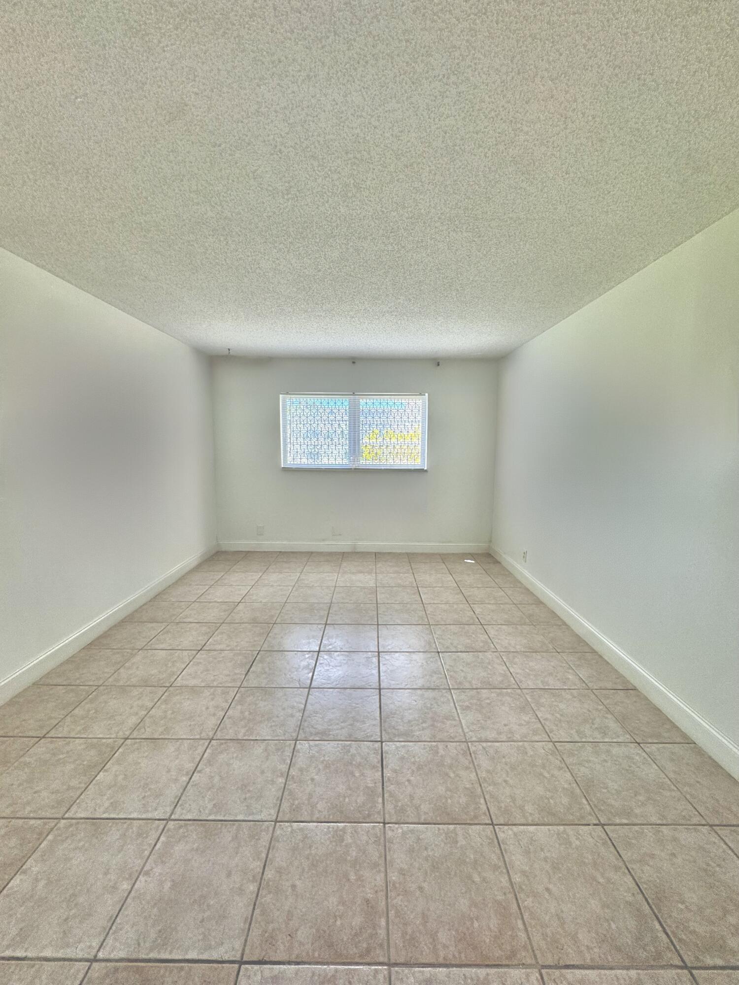 MEADOWBROOK LAKES CONDO - Residential
