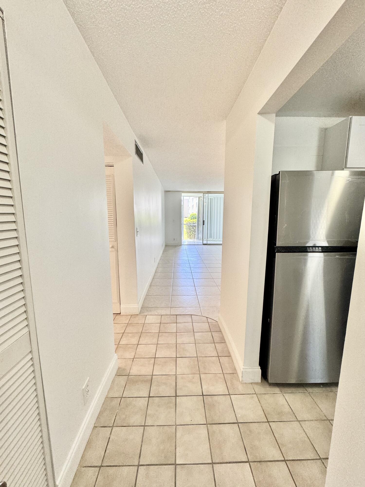MEADOWBROOK LAKES CONDO - Residential