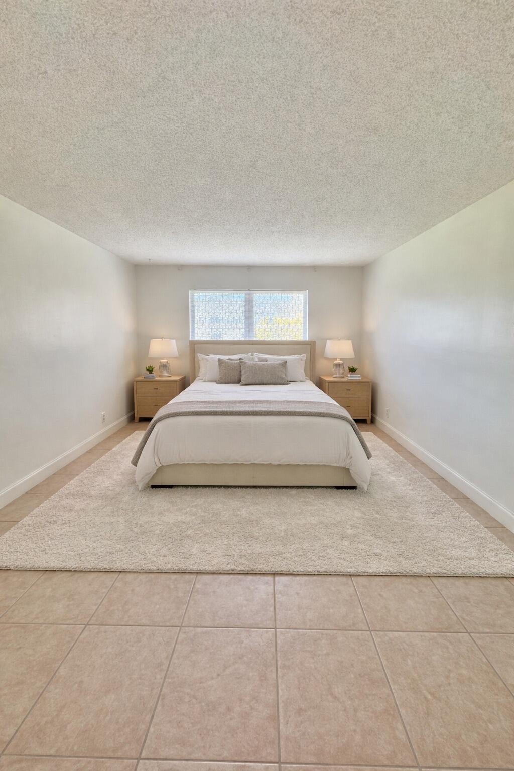 MEADOWBROOK LAKES CONDO - Residential