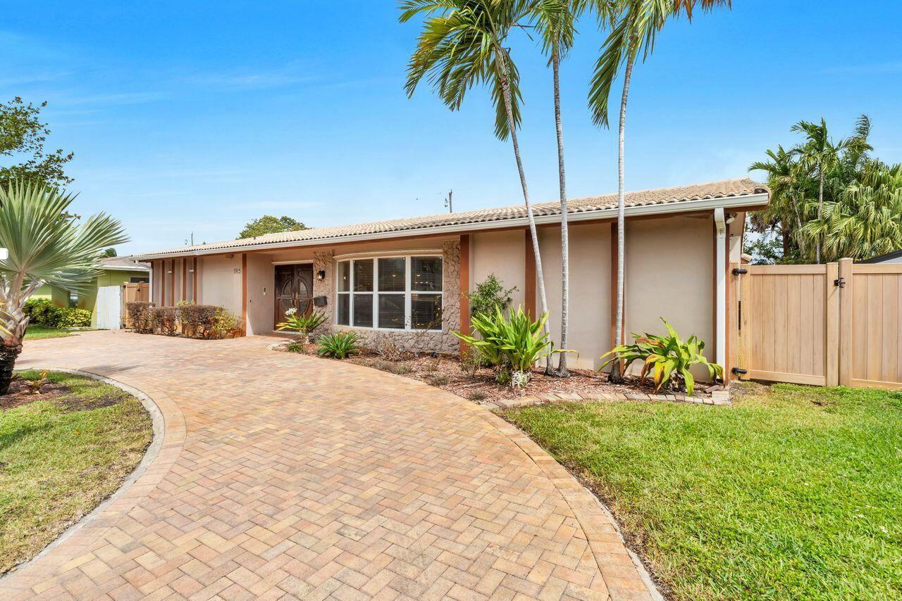 1915 NE 208th Terrace