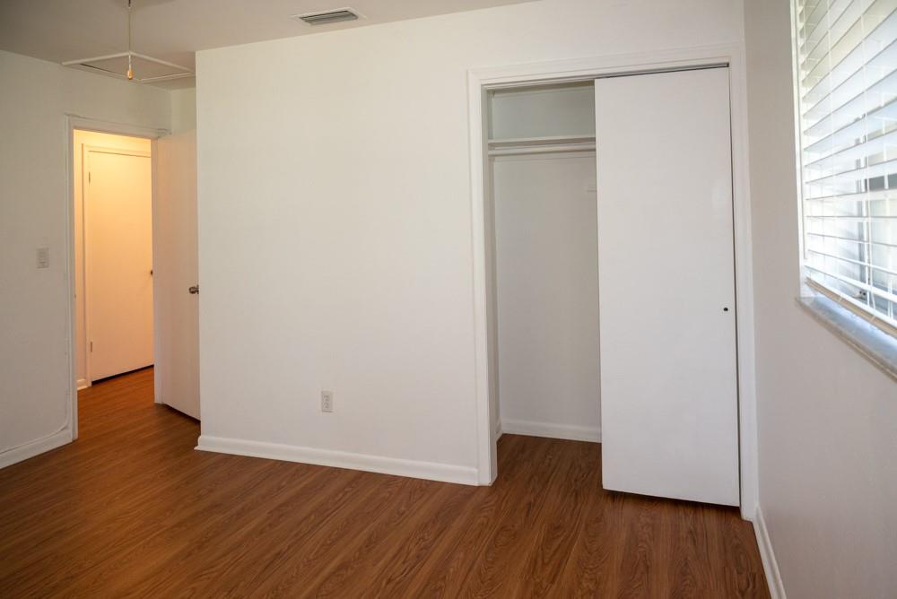 Petite 18-18 B - Residential