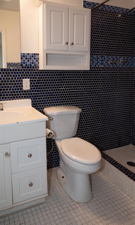 Petite 18-18 B - Residential