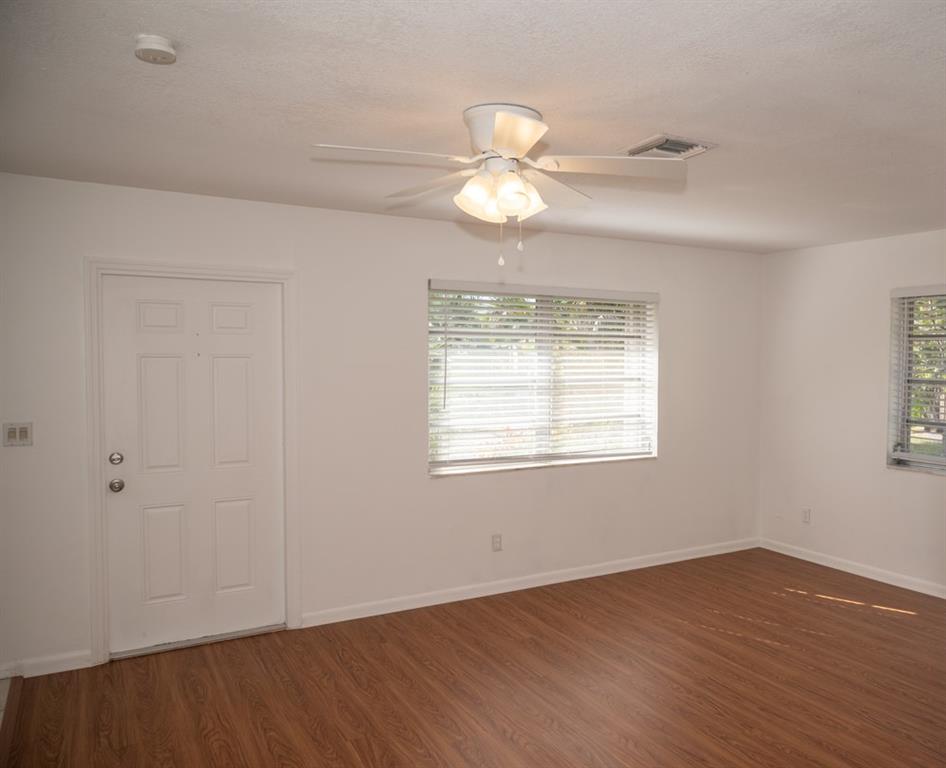 Petite 18-18 B - Residential