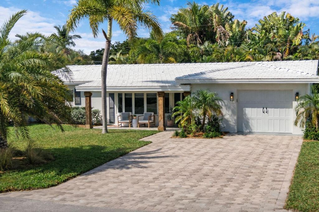 Photo of 5351 NE 16th Terrace, Fort Lauderdale, FL 33334 (MLS # B26001847)