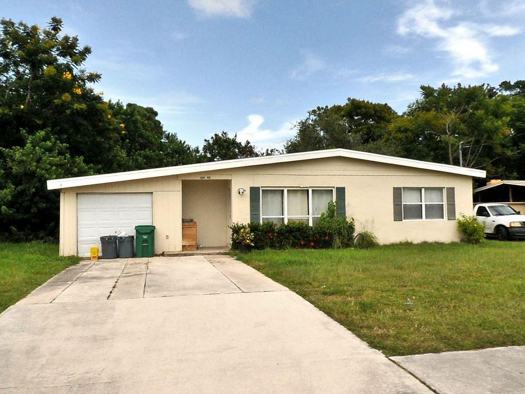 Photo of 129 NE Prima Vista Boulevard, Port Saint Lucie, FL 34983 (MLS # R10774088)