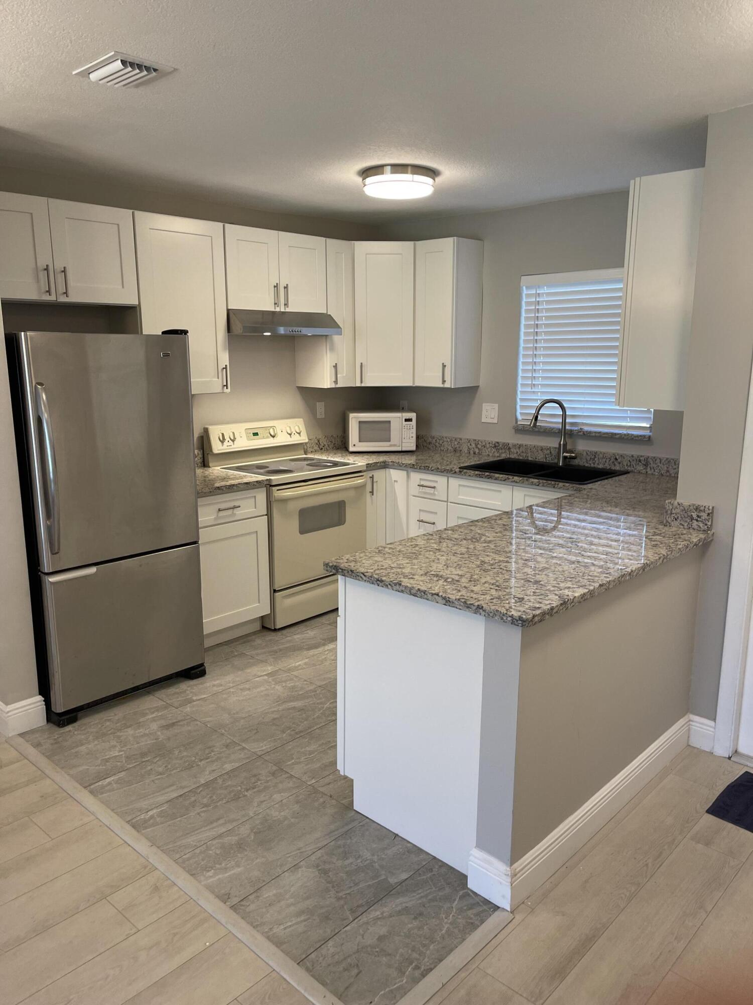 CRESTHAVEN VILLAS 29 CONDO - Residential Lease