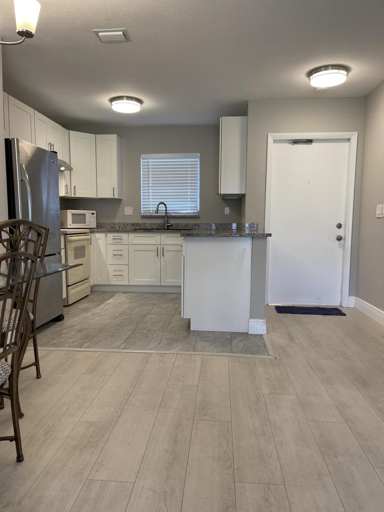 CRESTHAVEN VILLAS 29 CONDO - Residential Lease