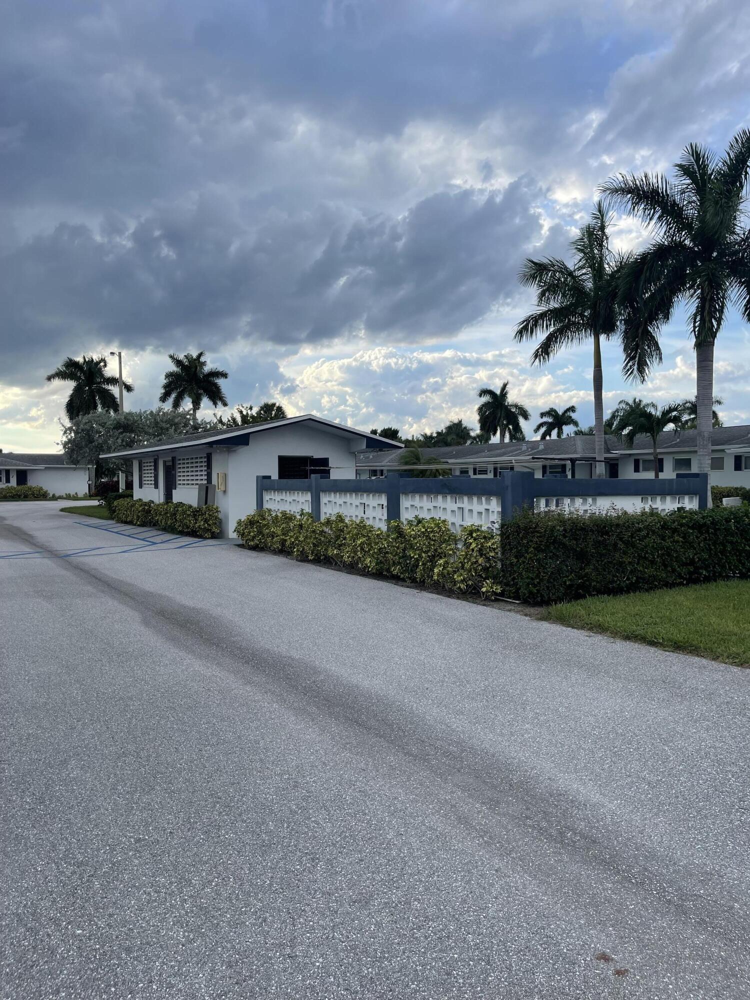 CRESTHAVEN VILLAS 29 CONDO - Residential Lease