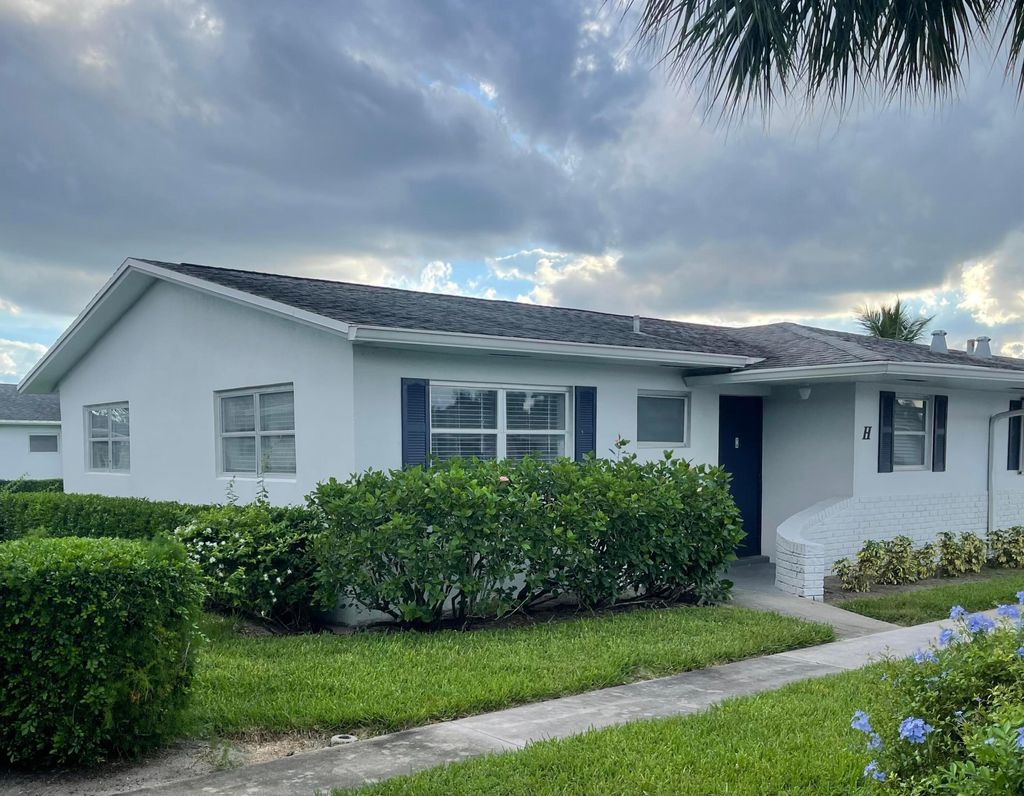 Photo of 2716 Emory Drive E #H, West Palm Beach, FL 33415 (MLS # R11167908)
