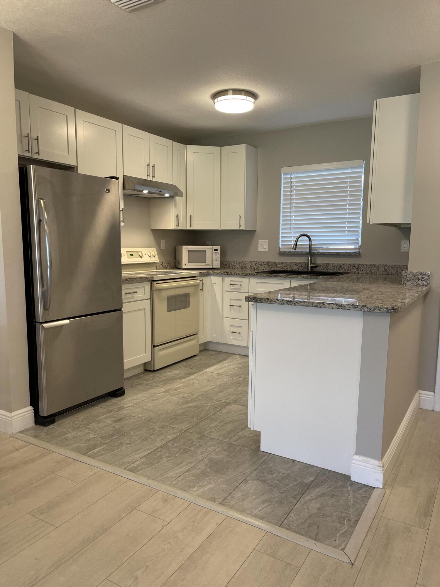 CRESTHAVEN VILLAS 29 CONDO - Residential Lease