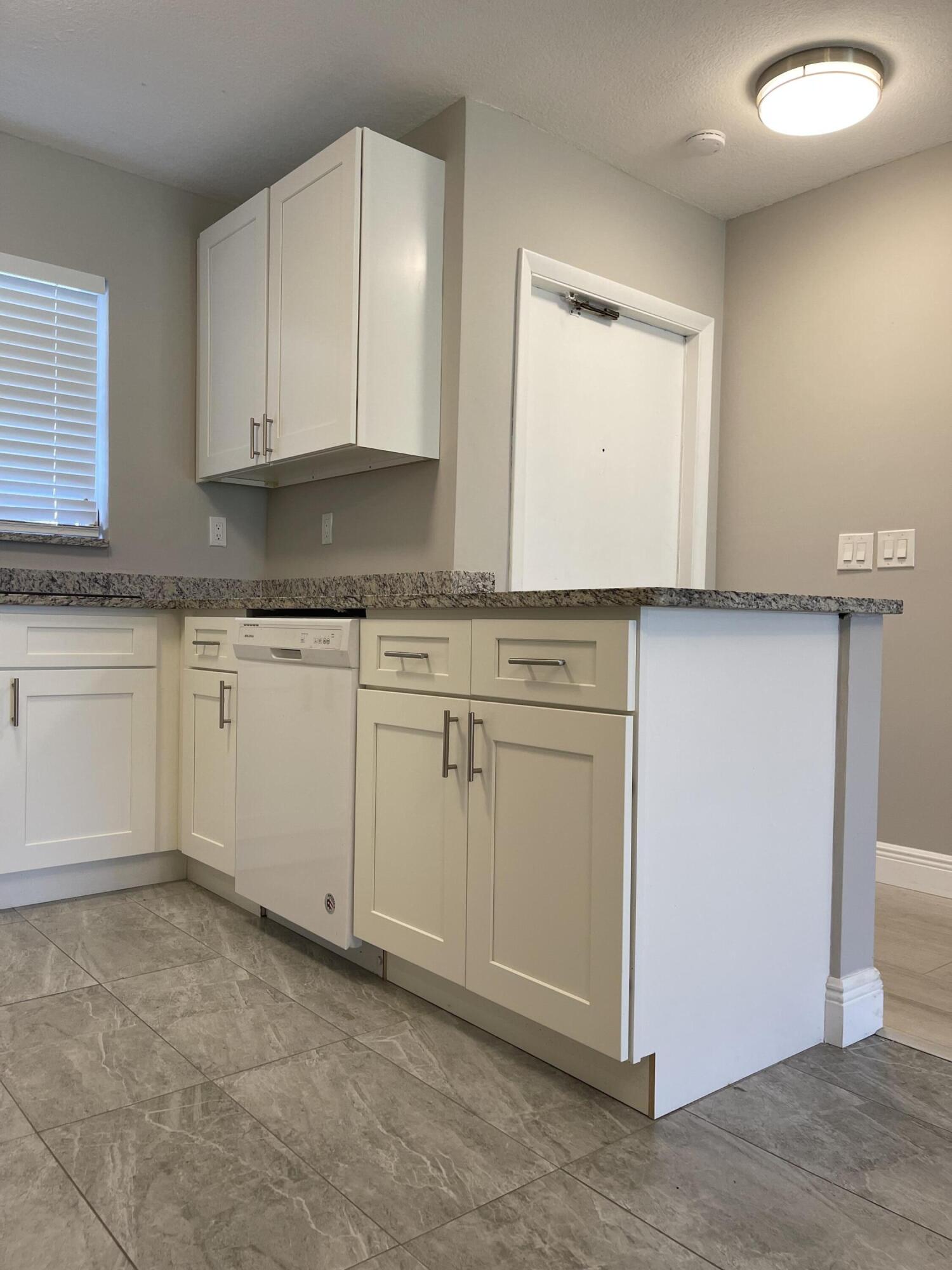 CRESTHAVEN VILLAS 29 CONDO - Residential Lease