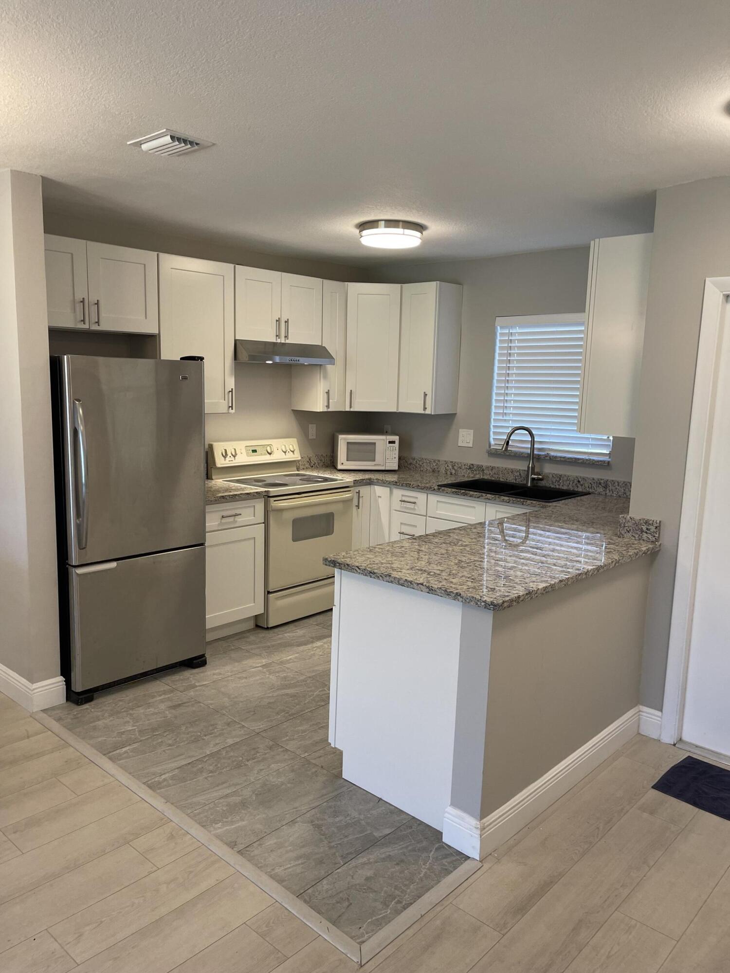 CRESTHAVEN VILLAS 29 CONDO - Residential Lease