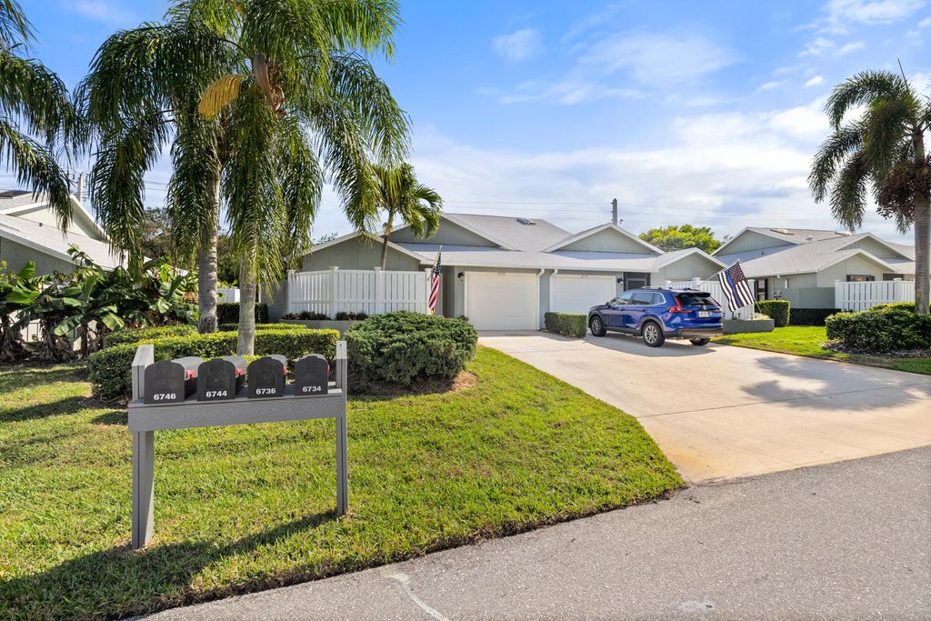 Photo of 6736 SE Yorktown Drive, Hobe Sound, FL 33455 (MLS # R10951671)