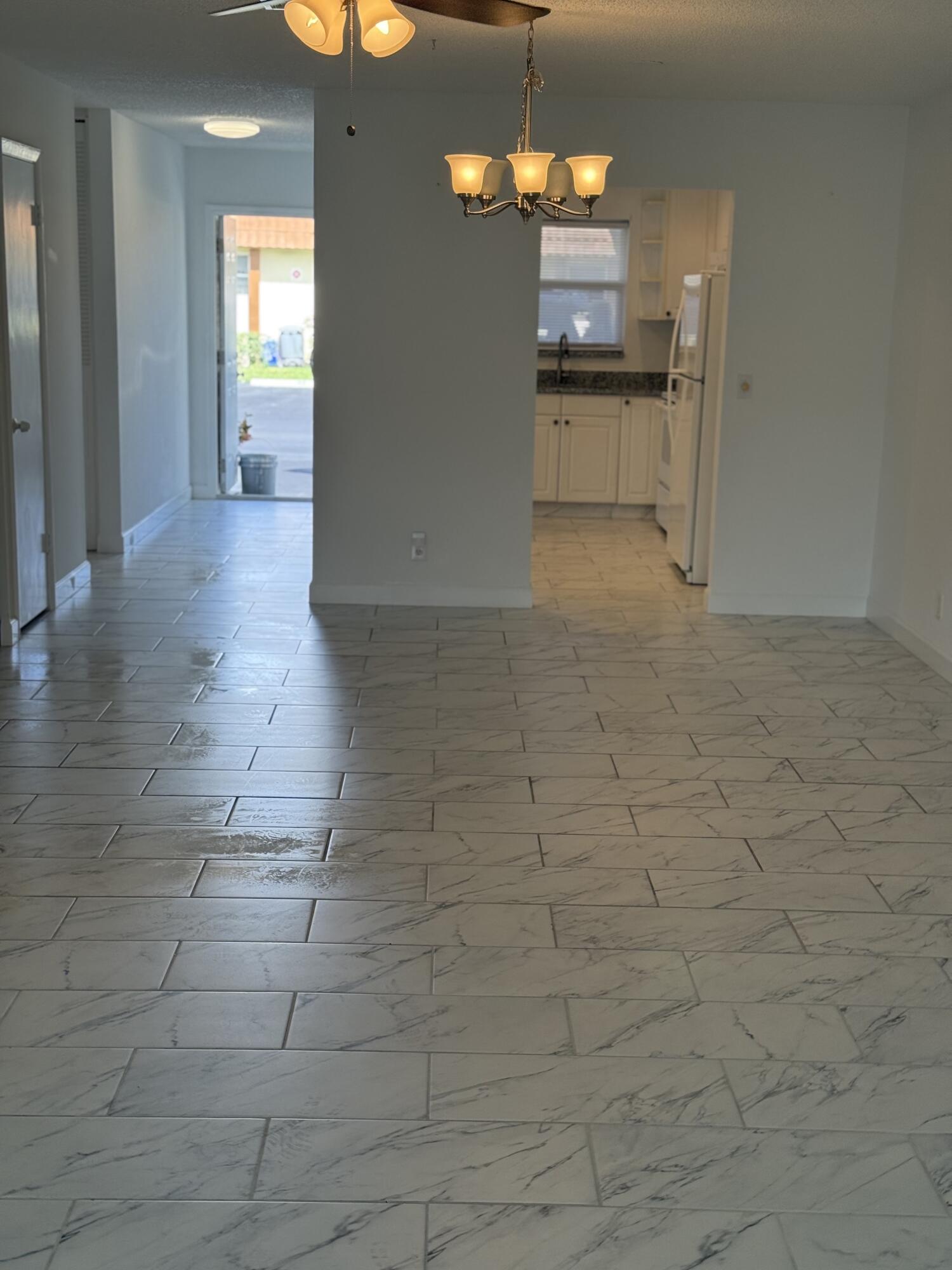 CRESTHAVEN CONDO TOWNHOMES SEC 3 - Residential