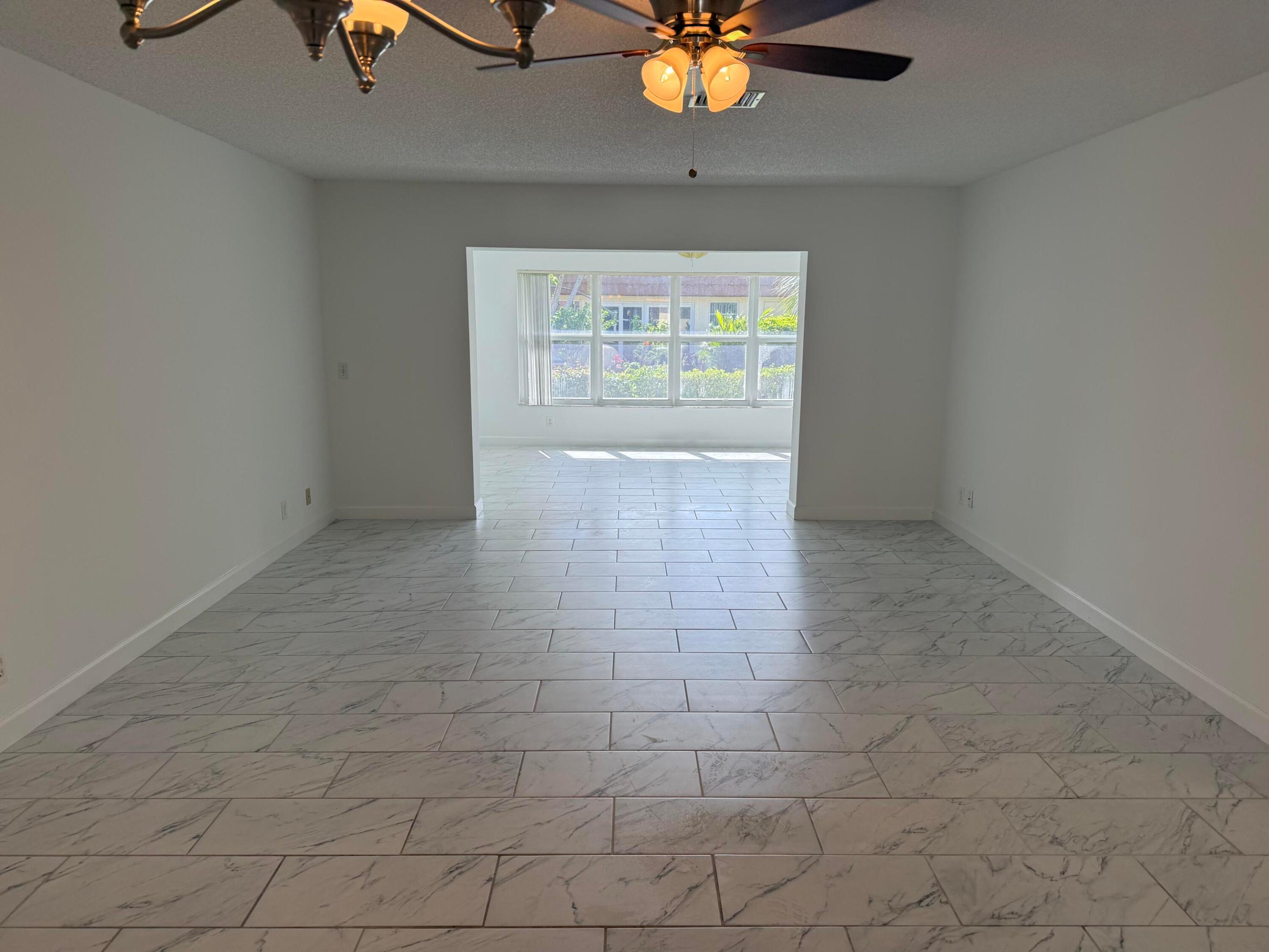 CRESTHAVEN CONDO TOWNHOMES SEC 3 - Residential