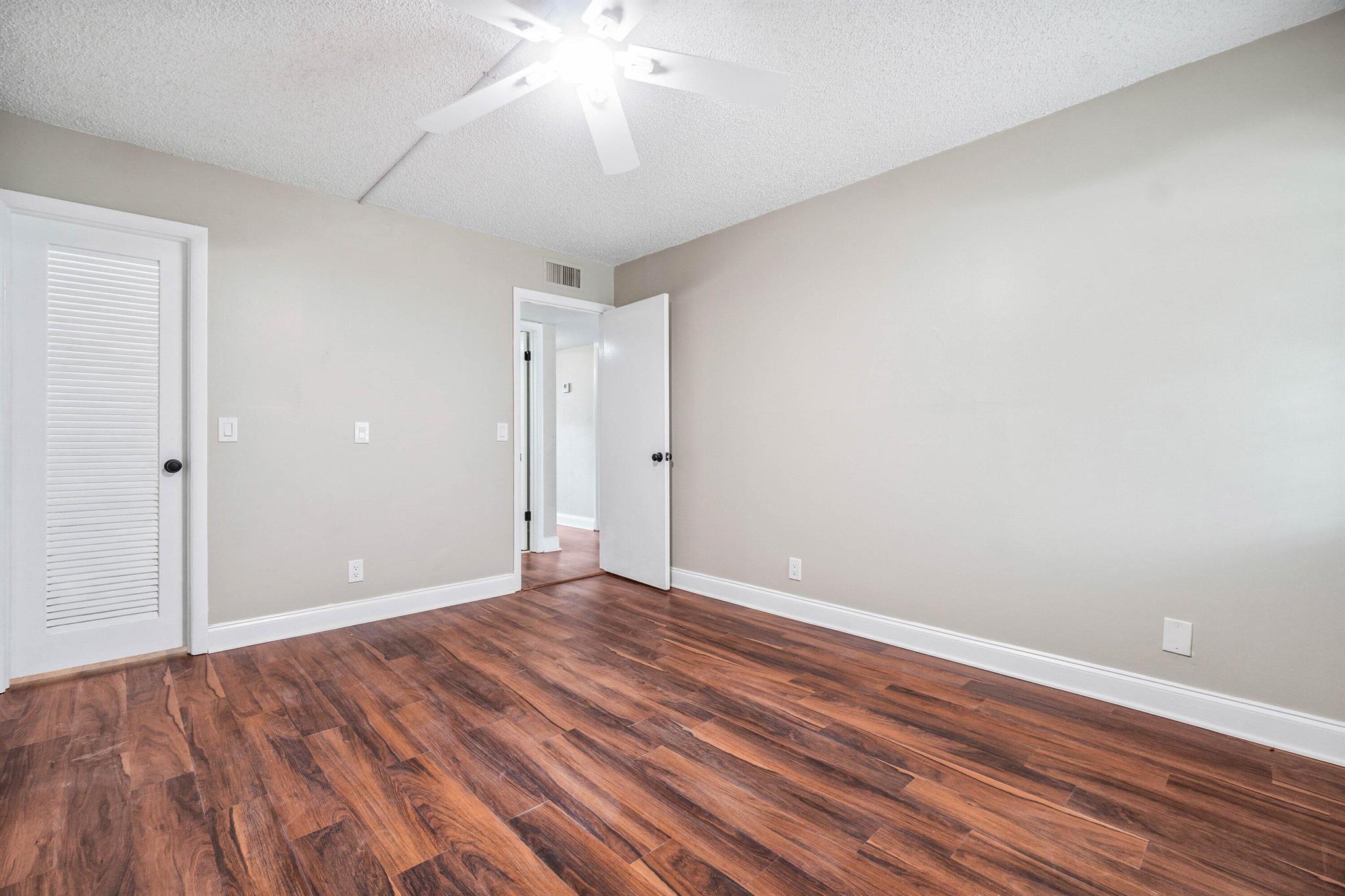 KINGS POINT NORMANDY COND - Residential Lease