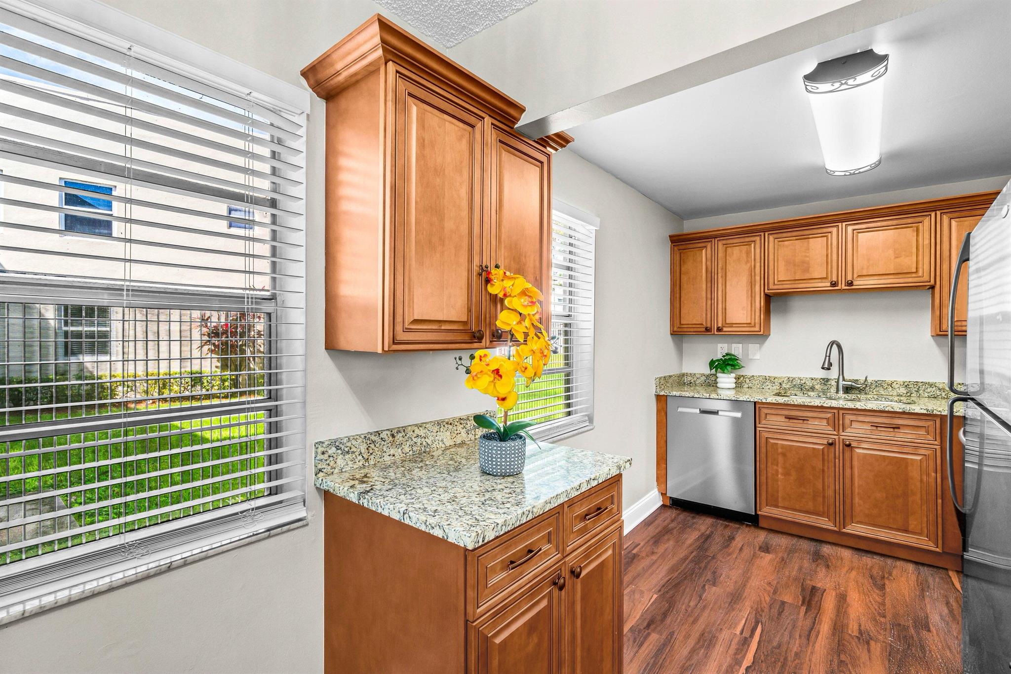 KINGS POINT NORMANDY COND - Residential Lease