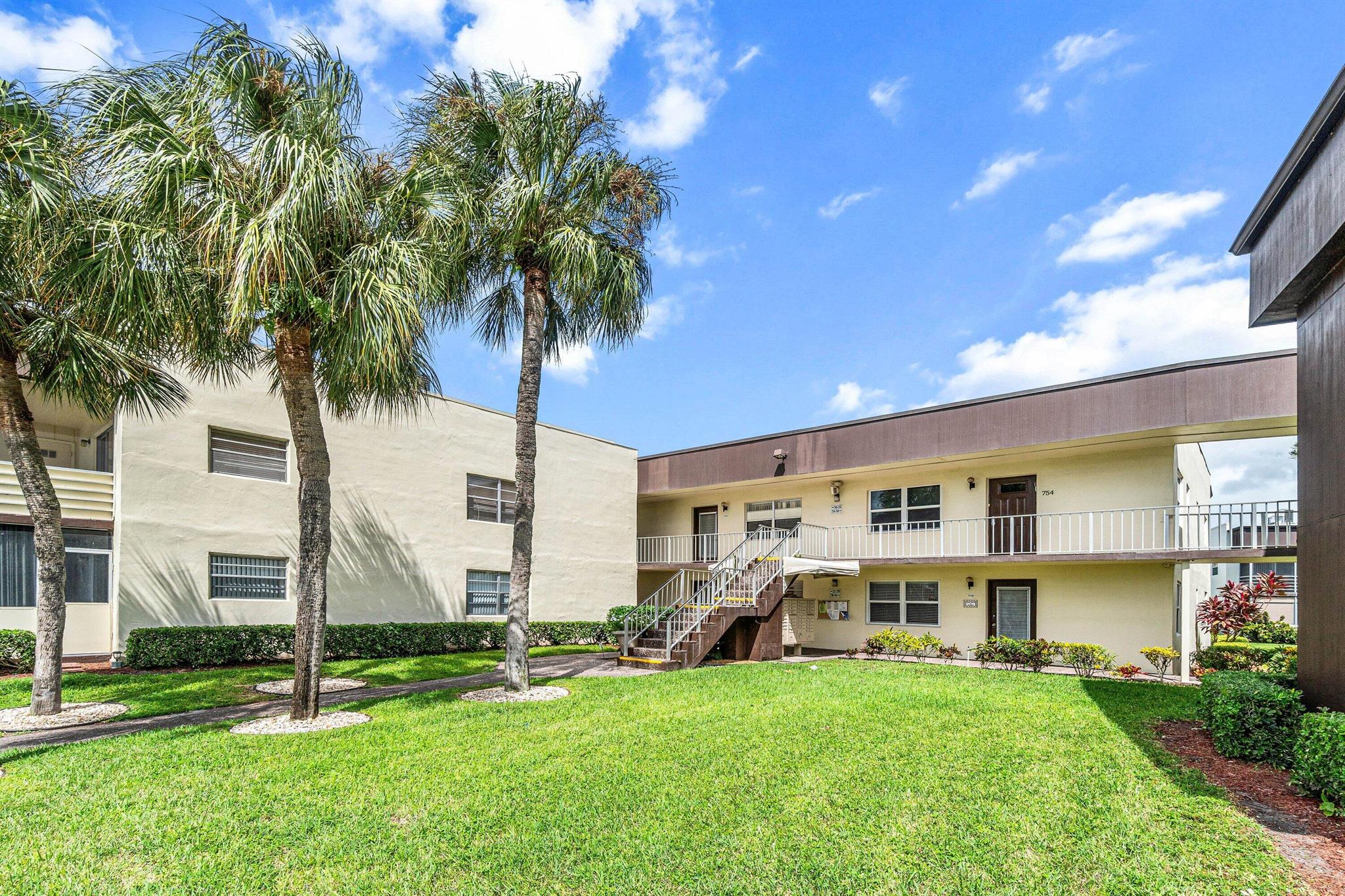 KINGS POINT NORMANDY COND - Residential Lease