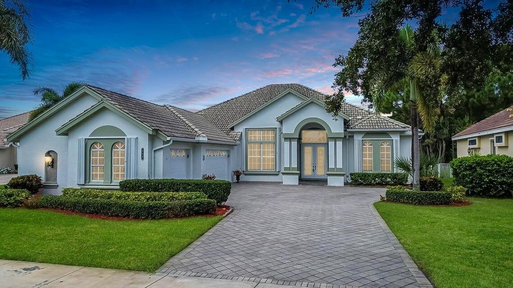 Photo of 569 SW Romora Bay, Port Saint Lucie, FL 34986 (MLS # R11017114)