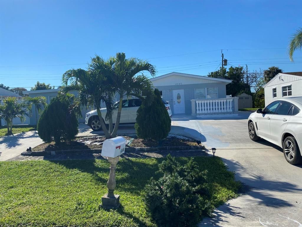 Photo of 4340 Bellewood Street, Palm Beach Gardens, FL 33410 (MLS # R10770167)