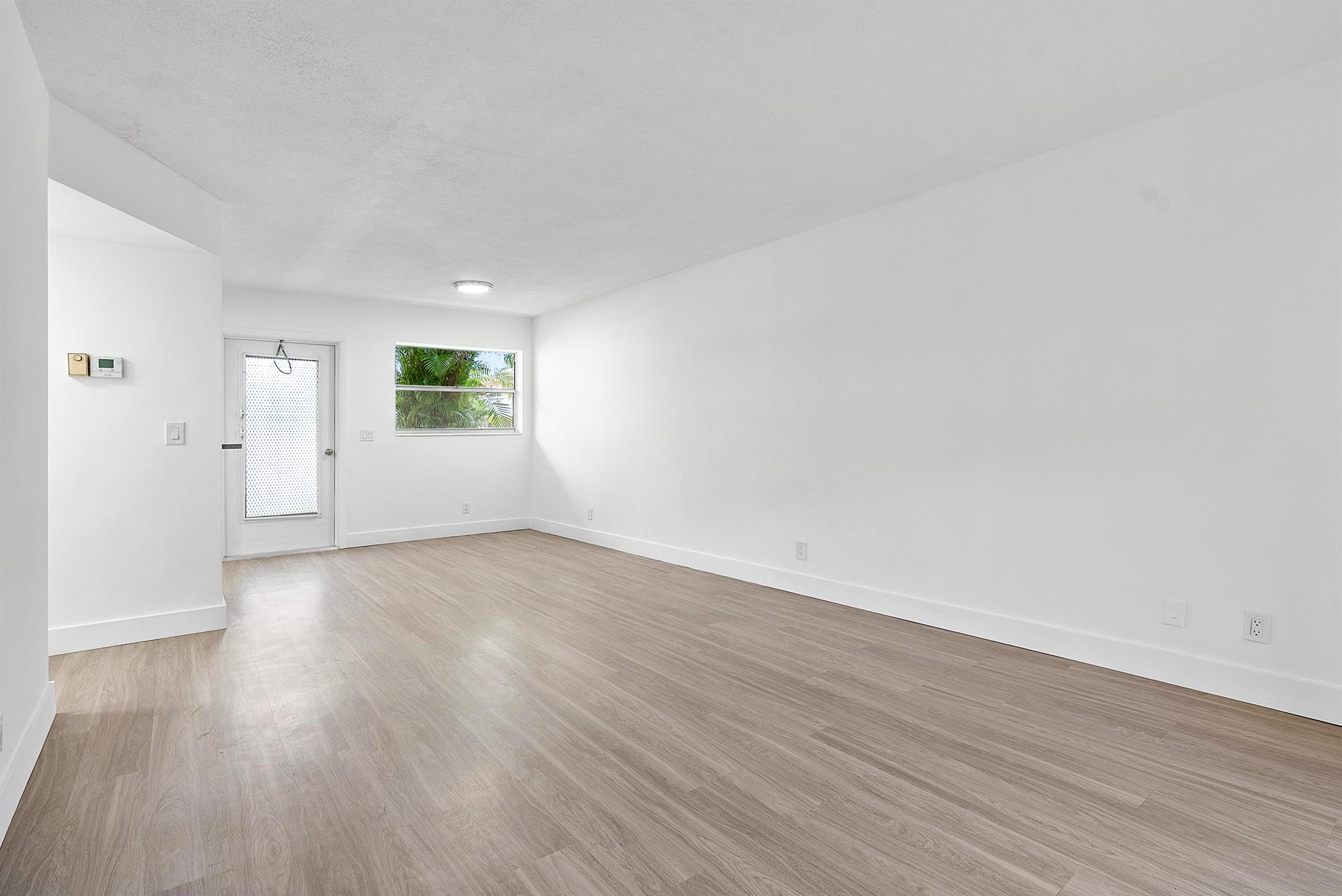 VILLAGE ROYALE CONDO 4 - Residential Lease