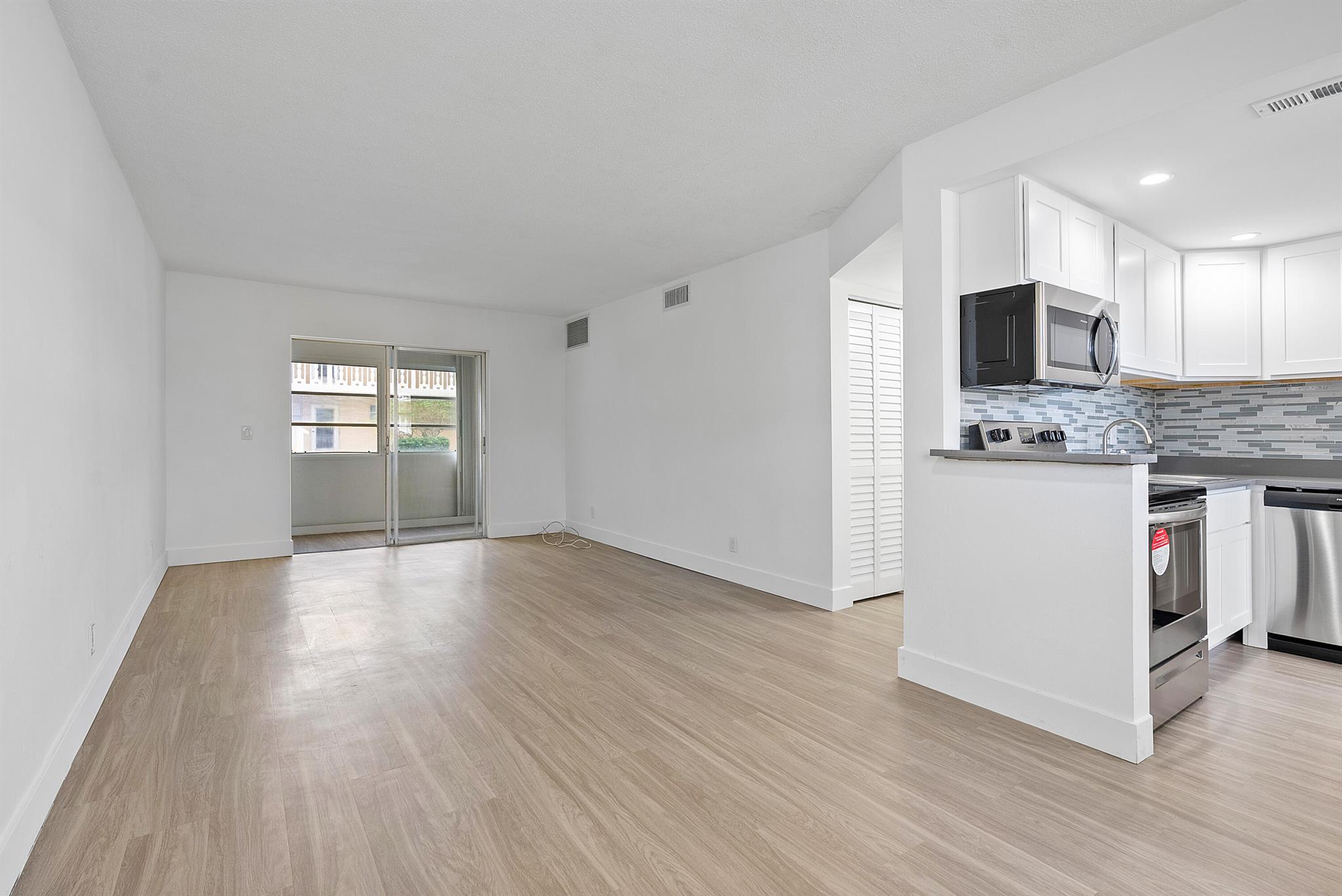 VILLAGE ROYALE CONDO 4 - Residential Lease