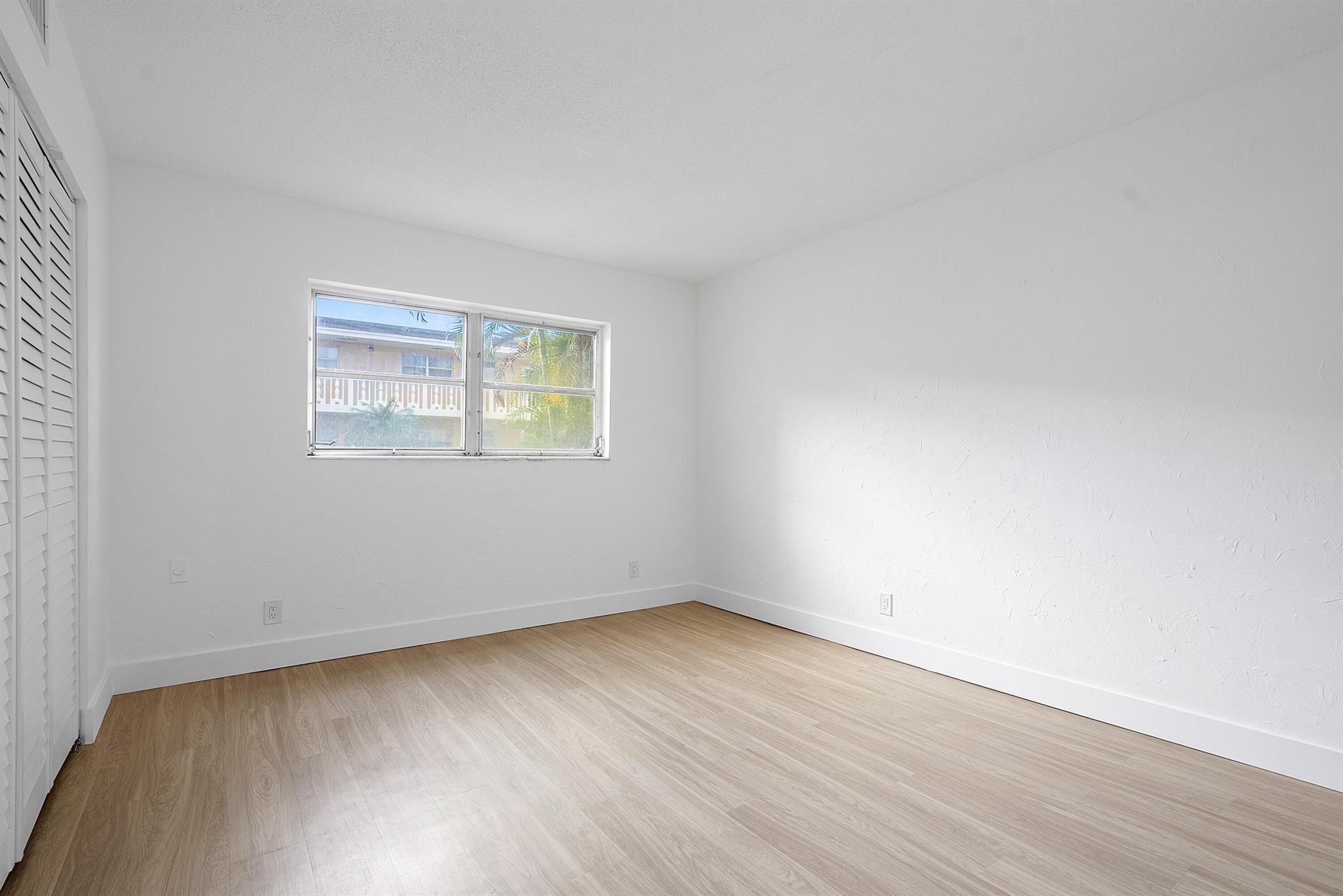 VILLAGE ROYALE CONDO 4 - Residential Lease