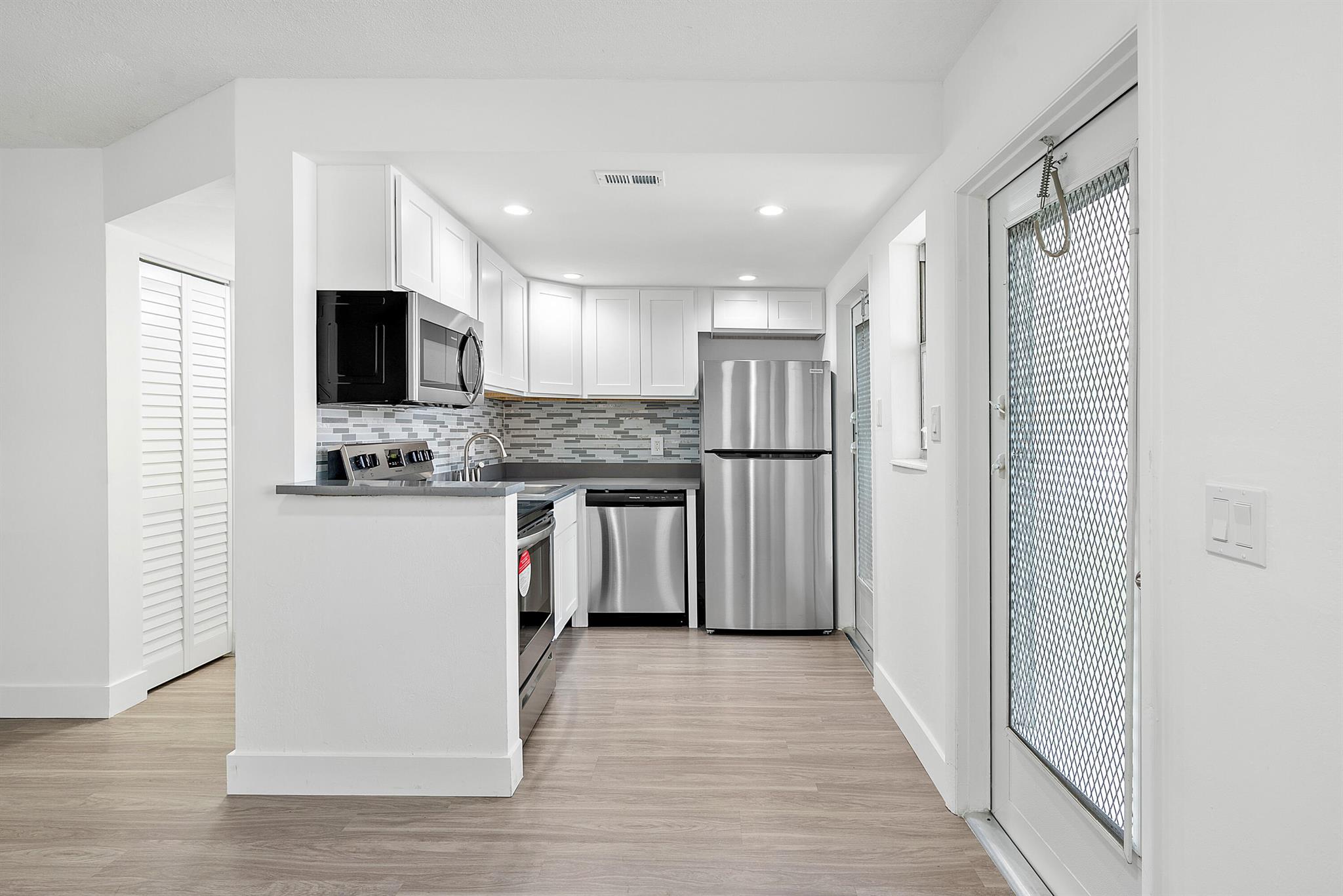 VILLAGE ROYALE CONDO 4 - Residential Lease