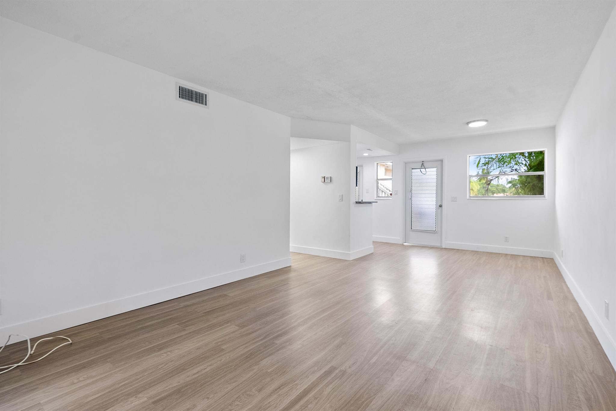 VILLAGE ROYALE CONDO 4 - Residential Lease