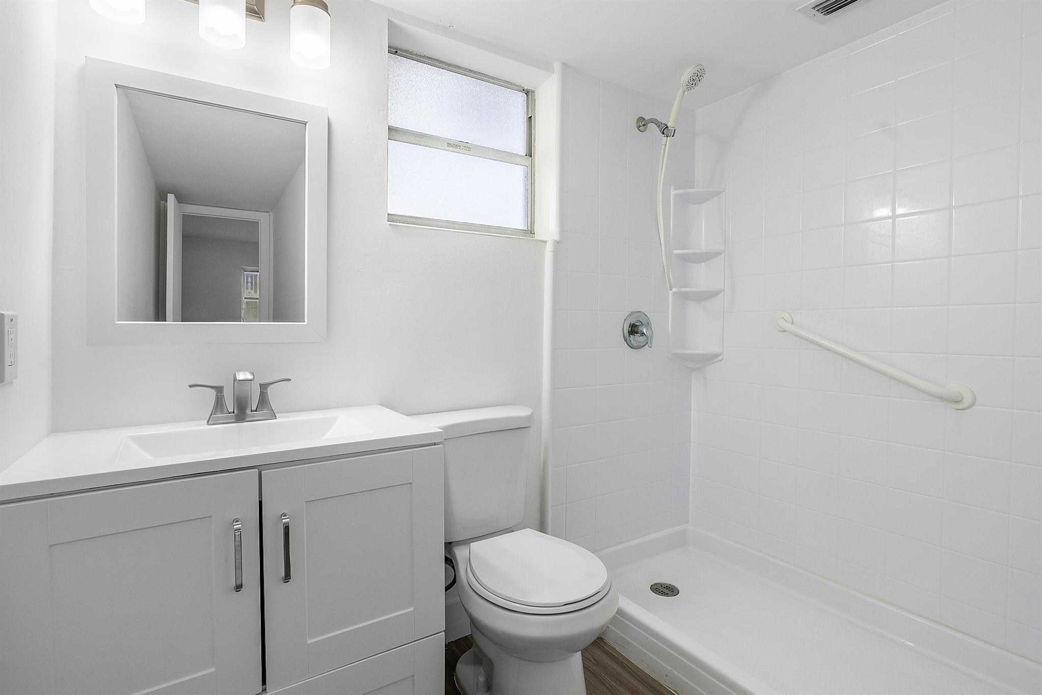 VILLAGE ROYALE CONDO 4 - Residential Lease