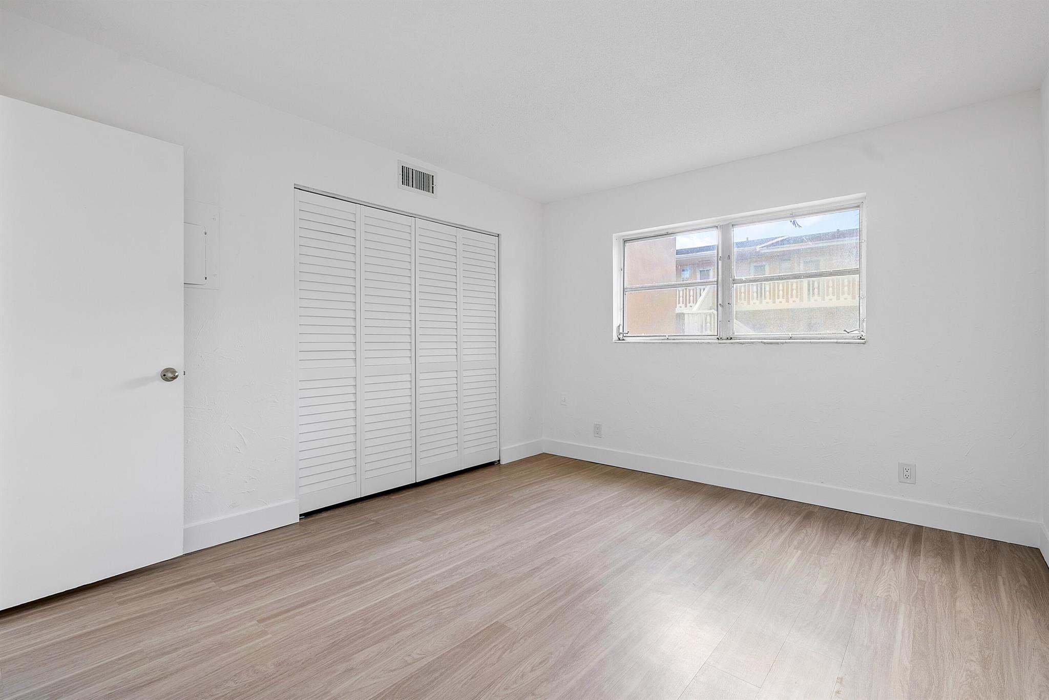 VILLAGE ROYALE CONDO 4 - Residential Lease