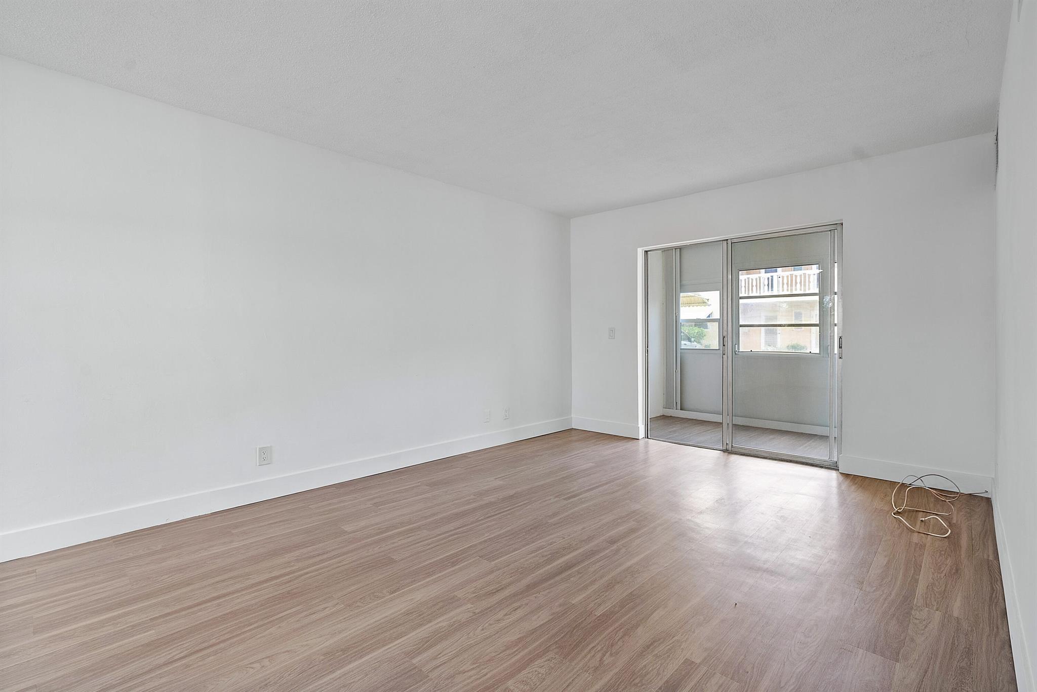 VILLAGE ROYALE CONDO 4 - Residential Lease